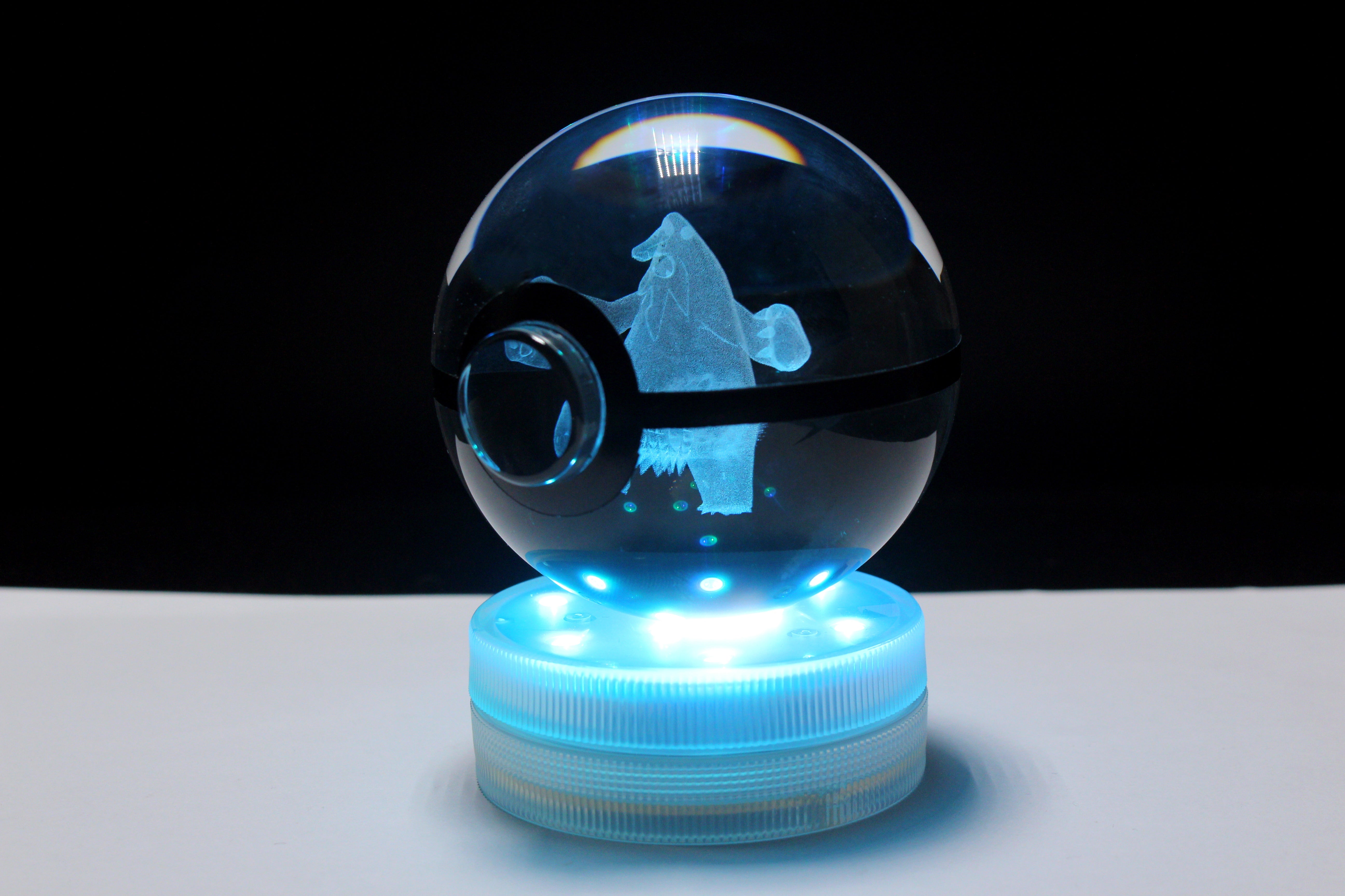 Beartic Large Crystal Pokeball