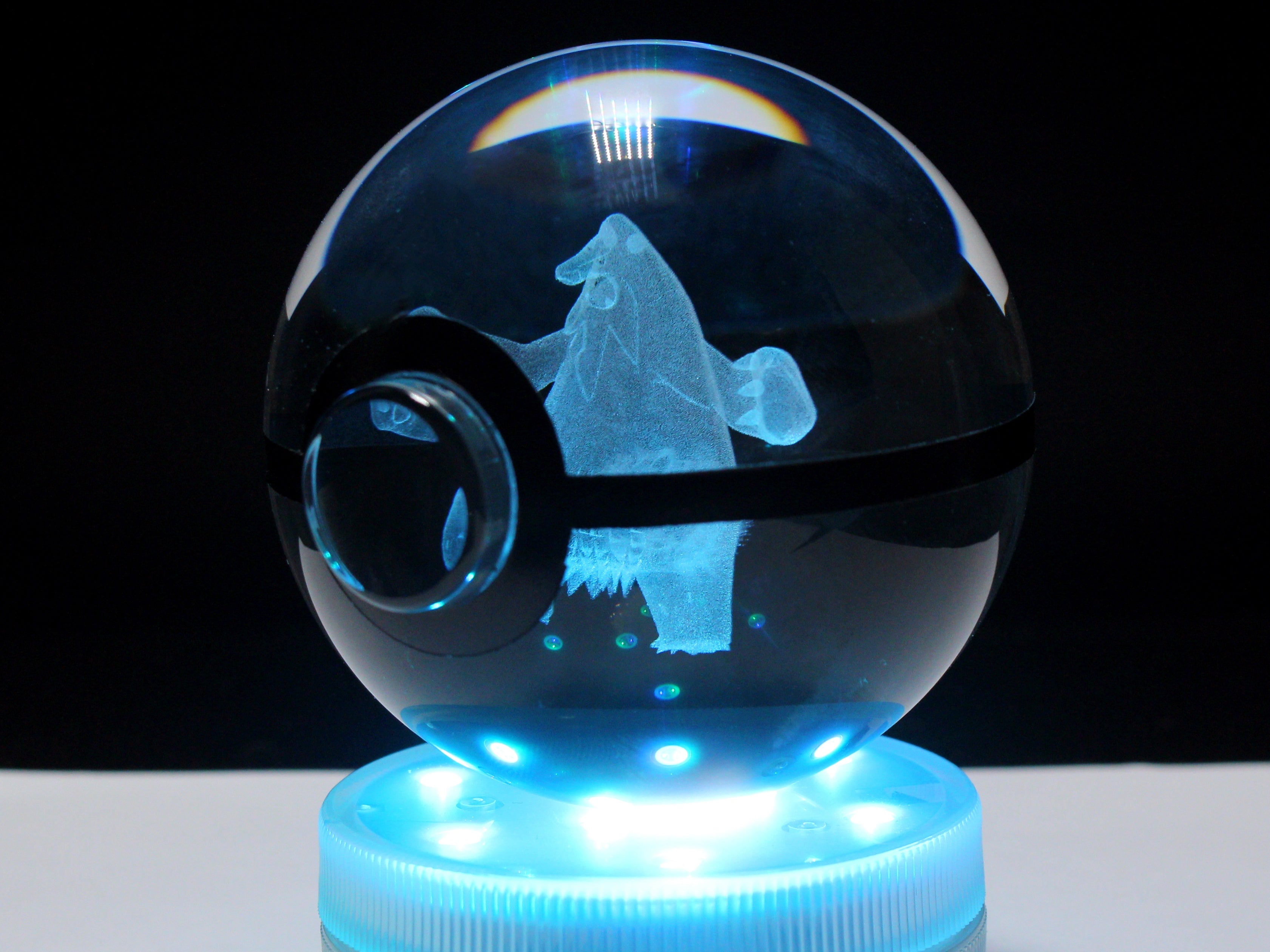 Beartic Large Crystal Pokeball