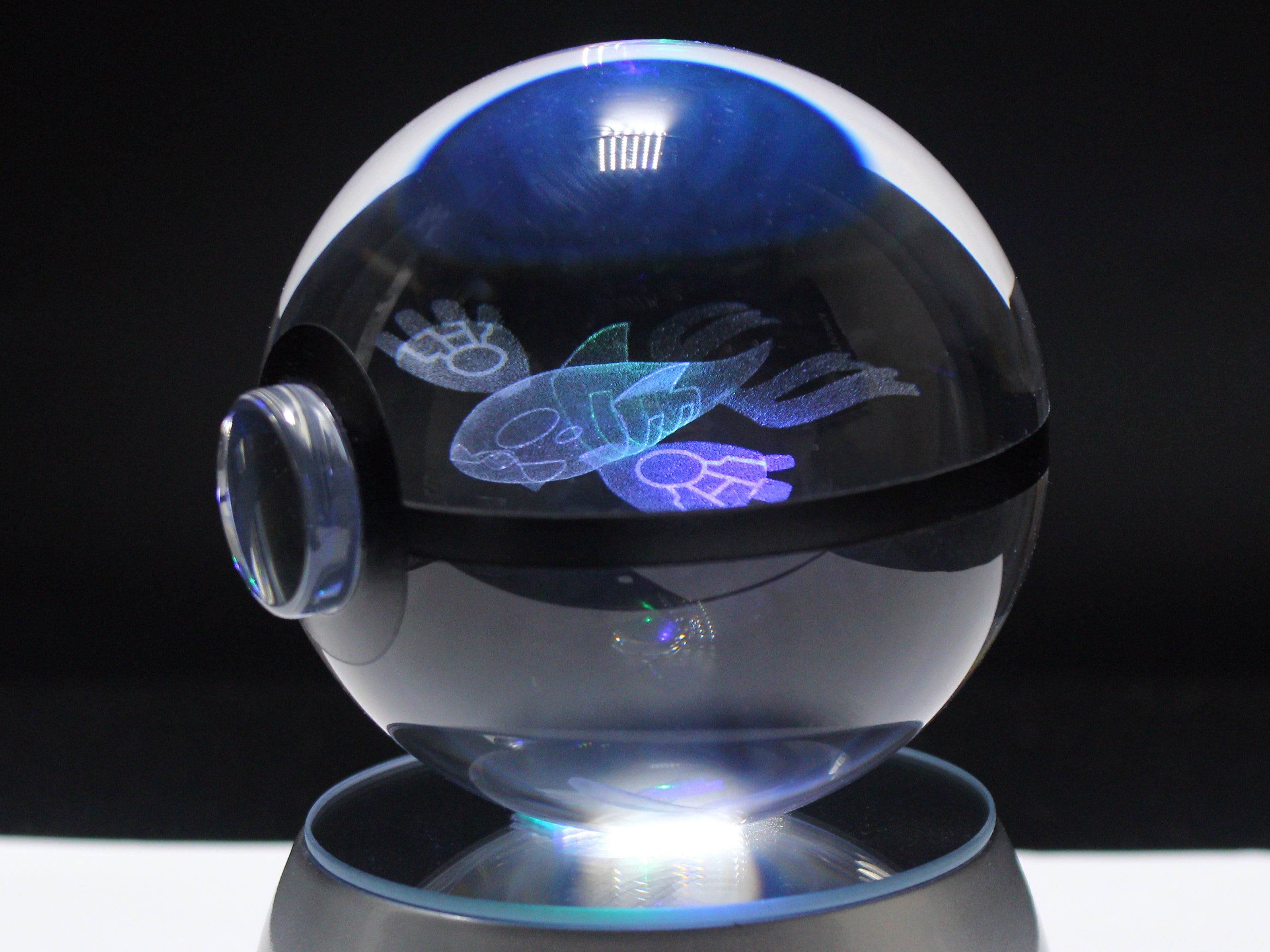 Kyogre Large Crystal Pokeball