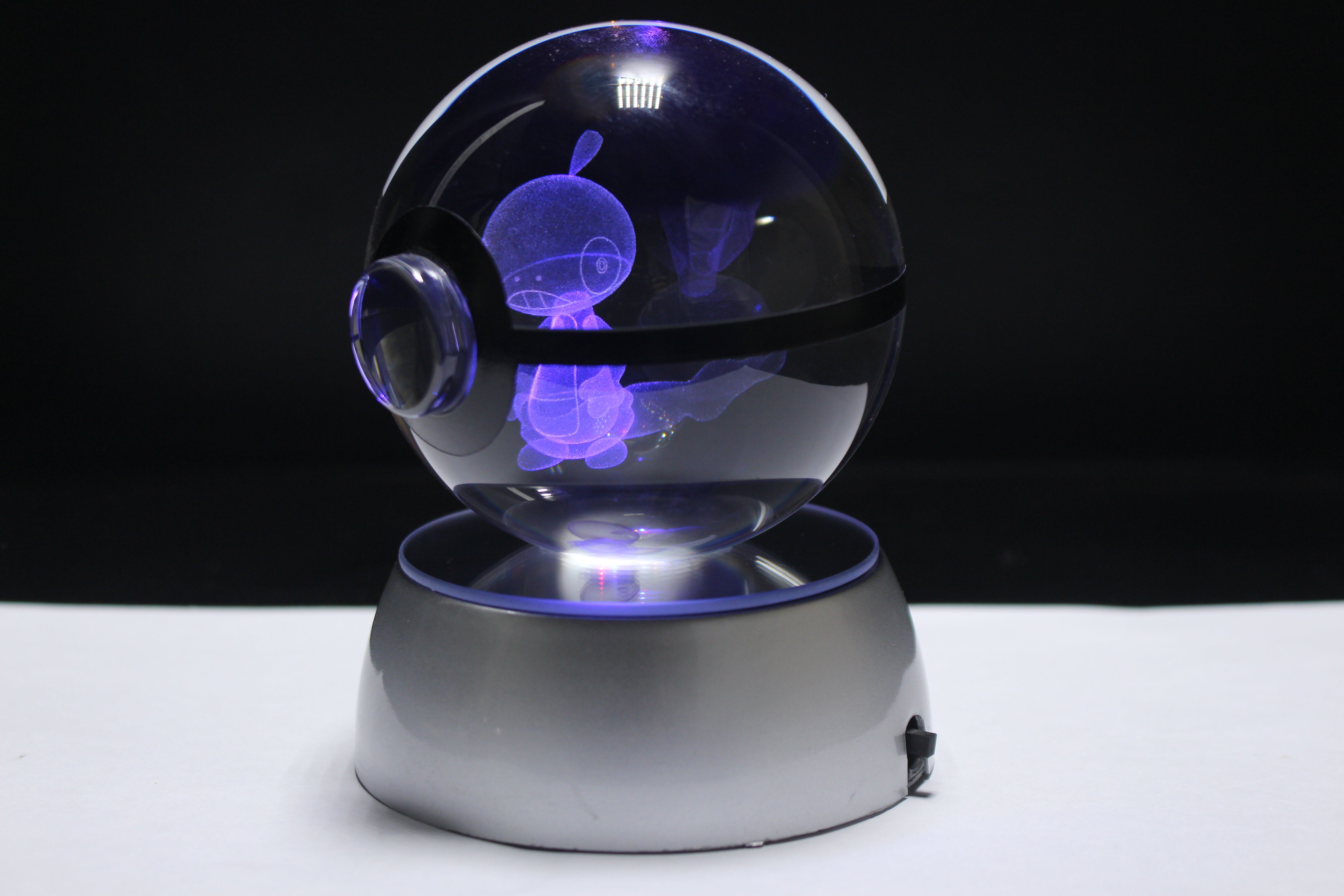 Scraggy Large Crystal Pokeball