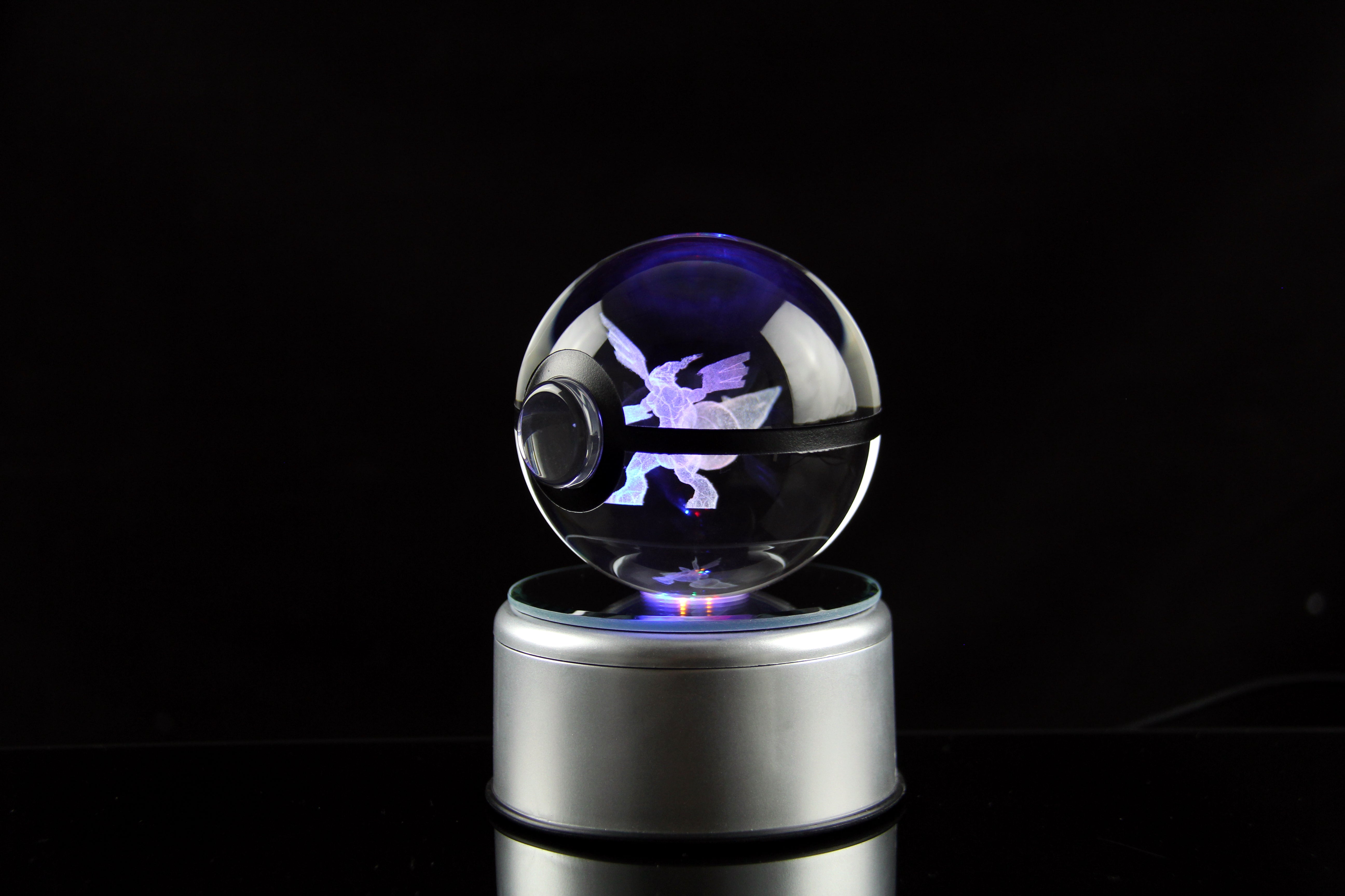 Zekrom Large Crystal Pokeball