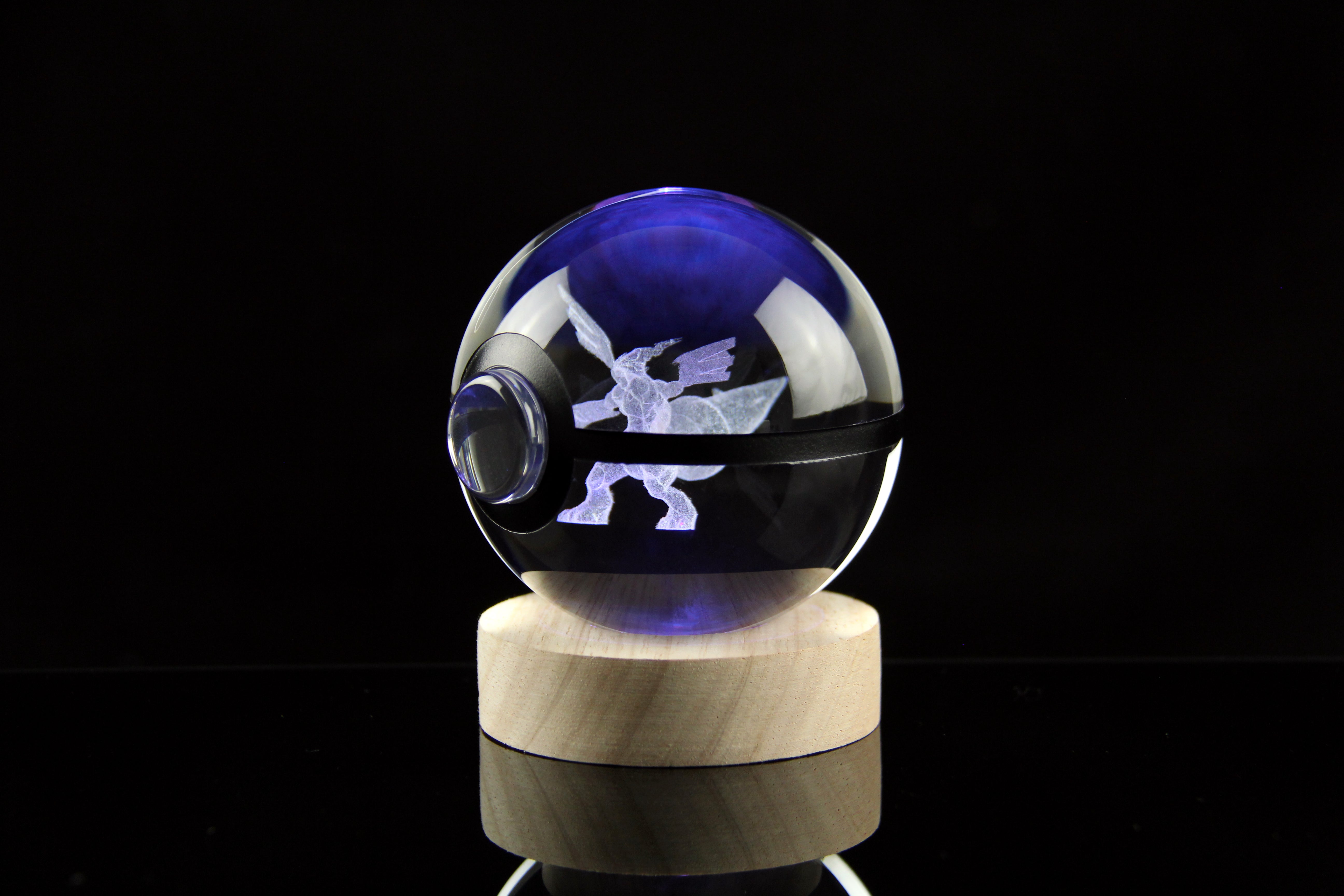 Zekrom Large Crystal Pokeball