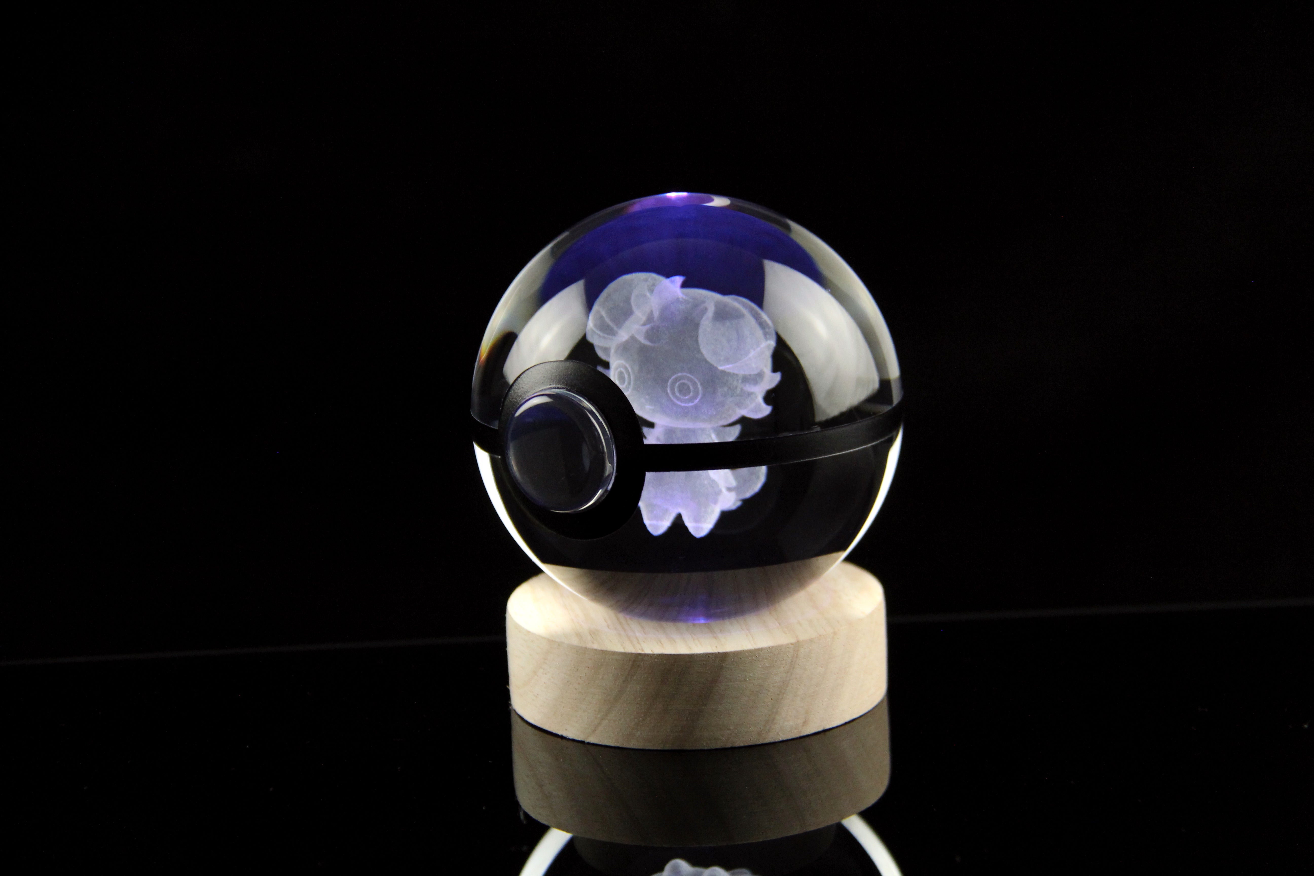 Espurr Large Crystal Pokeball