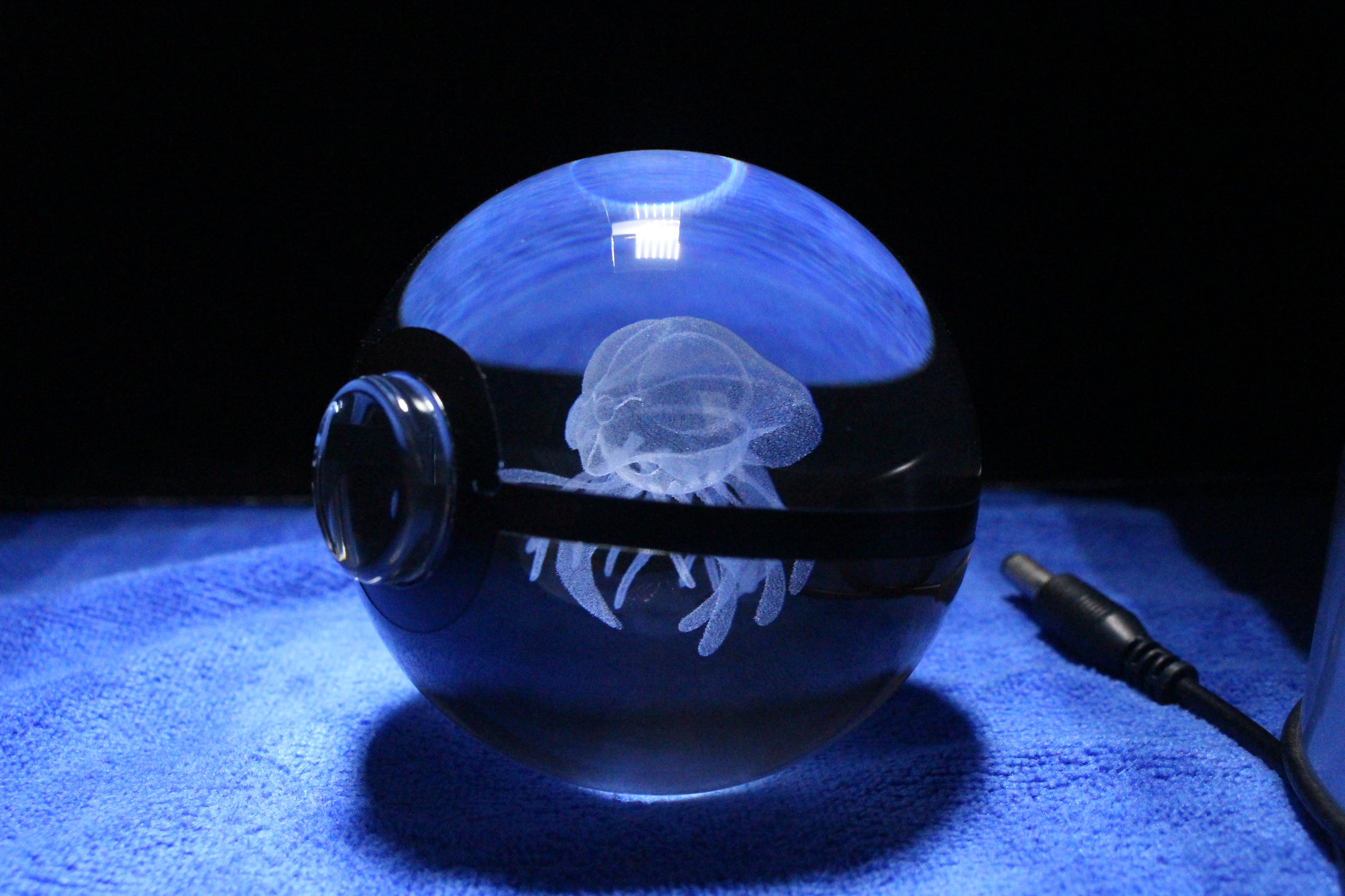 Tentacruel Large Crystal Pokeball