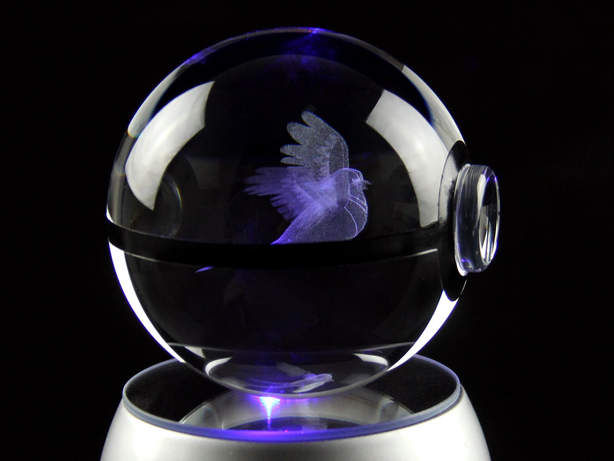 Swellow Large Crystal Pokeball