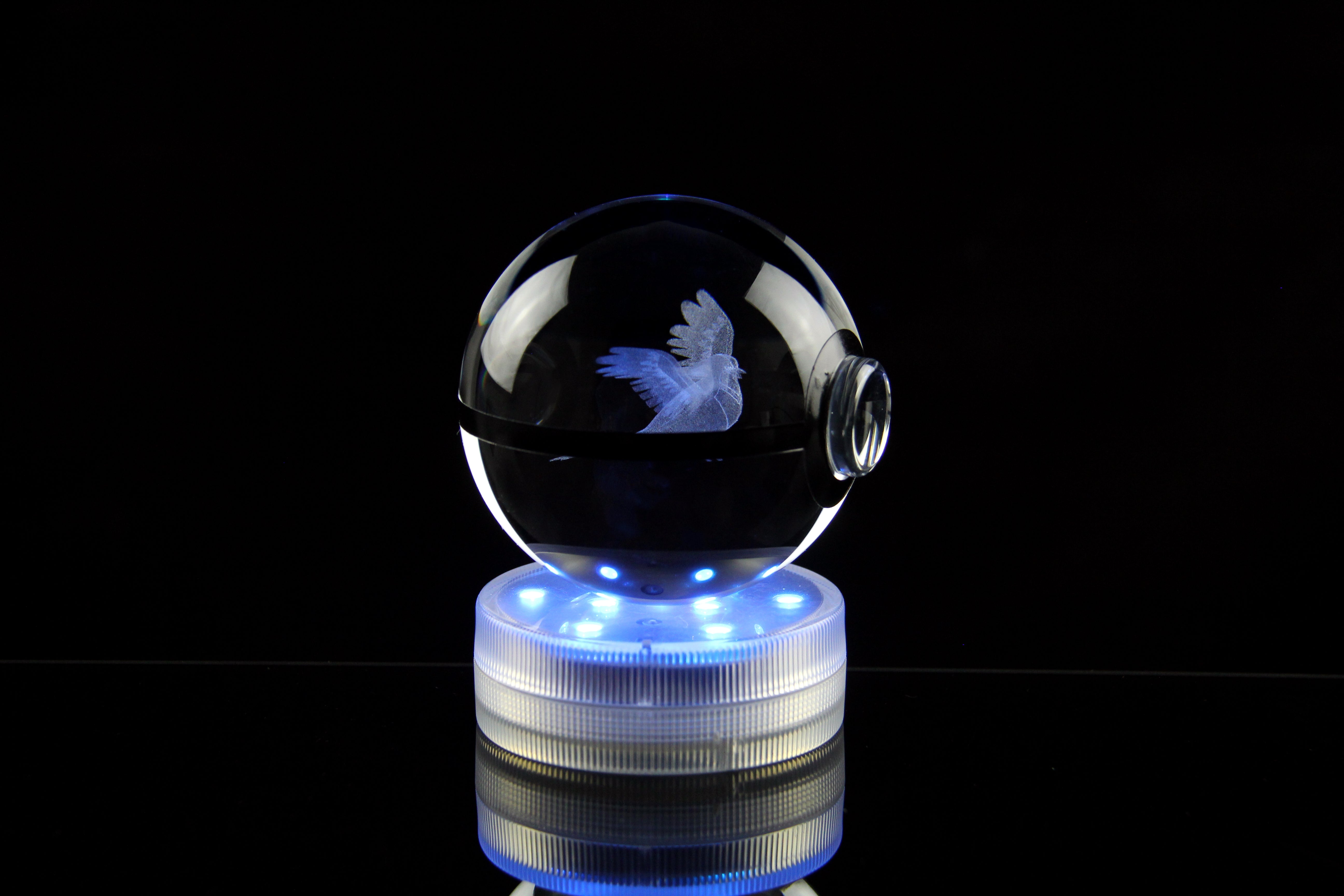 Swellow Large Crystal Pokeball