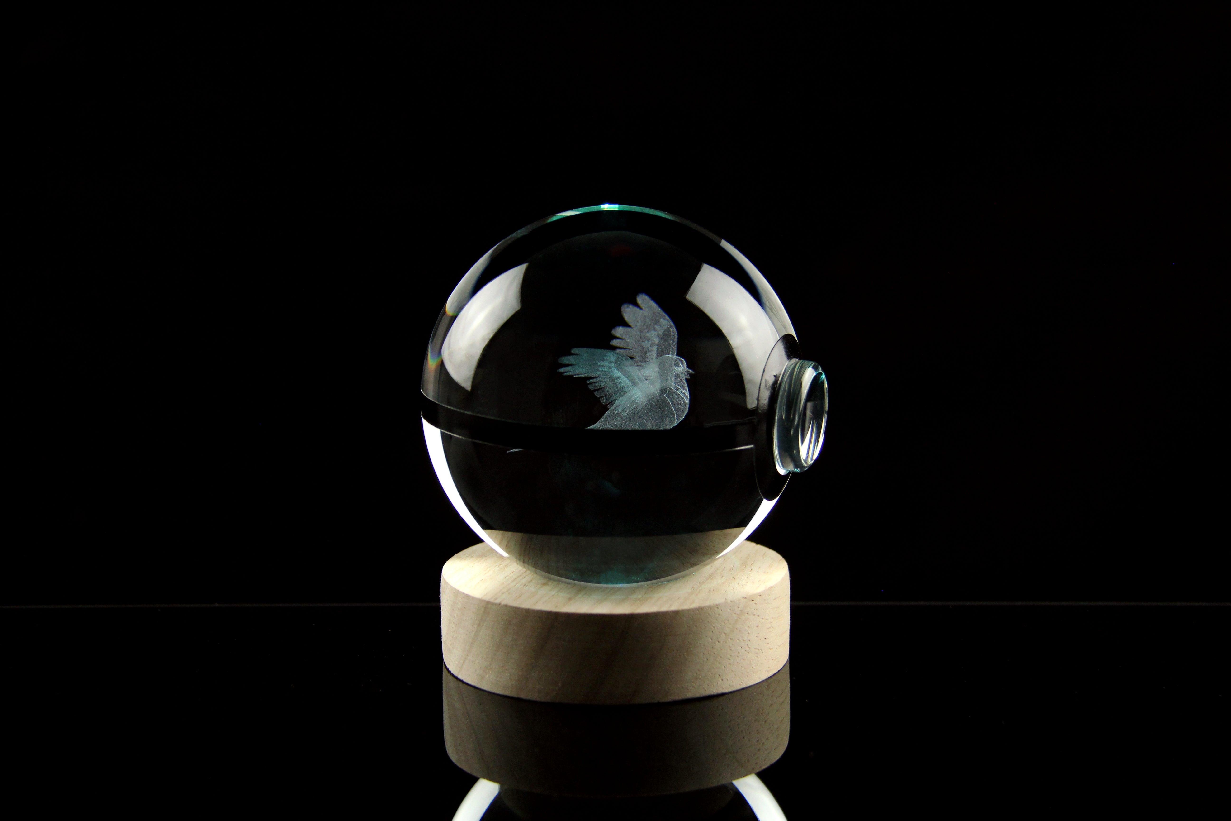 Swellow Large Crystal Pokeball