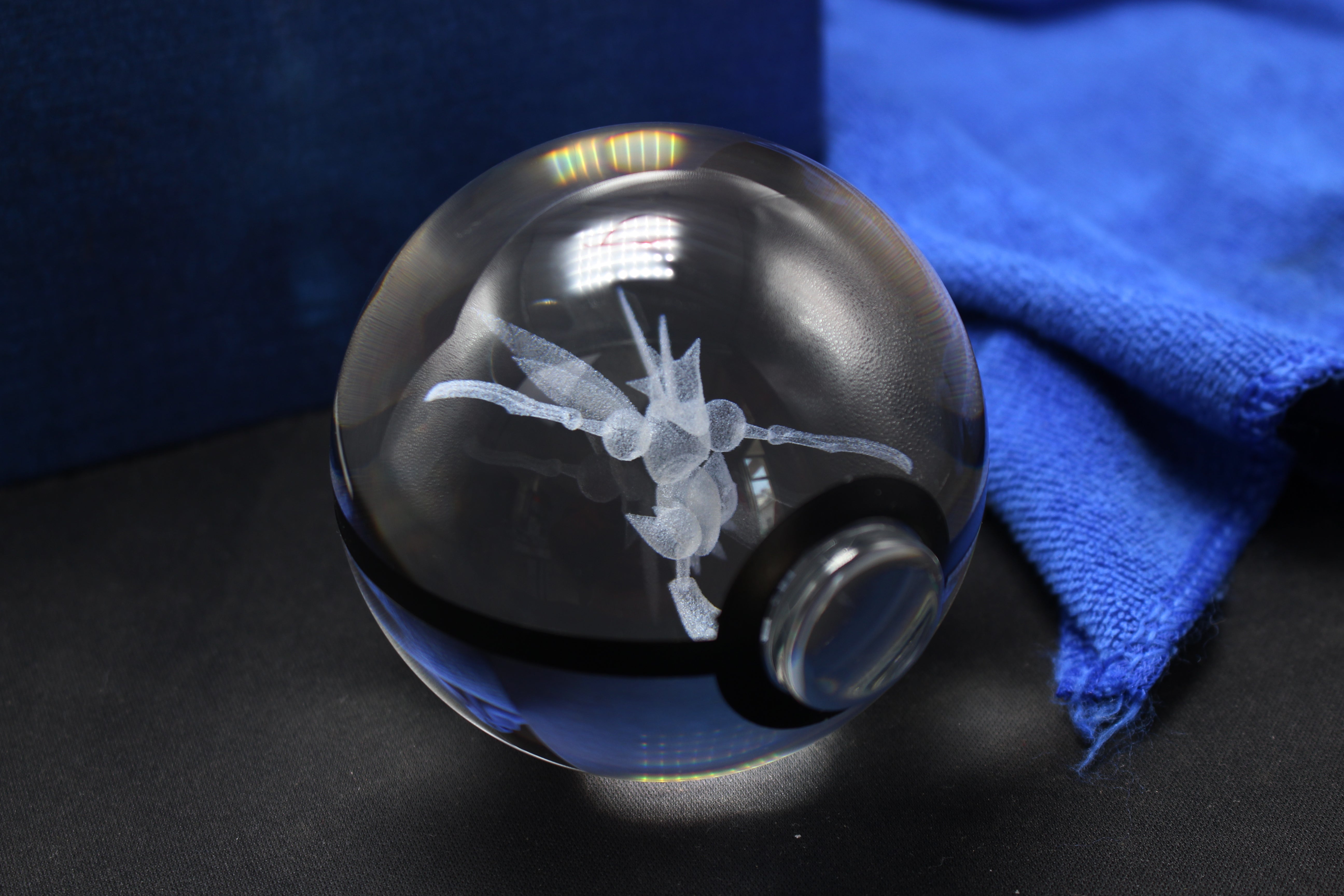 Scyther Large Crystal Pokeball