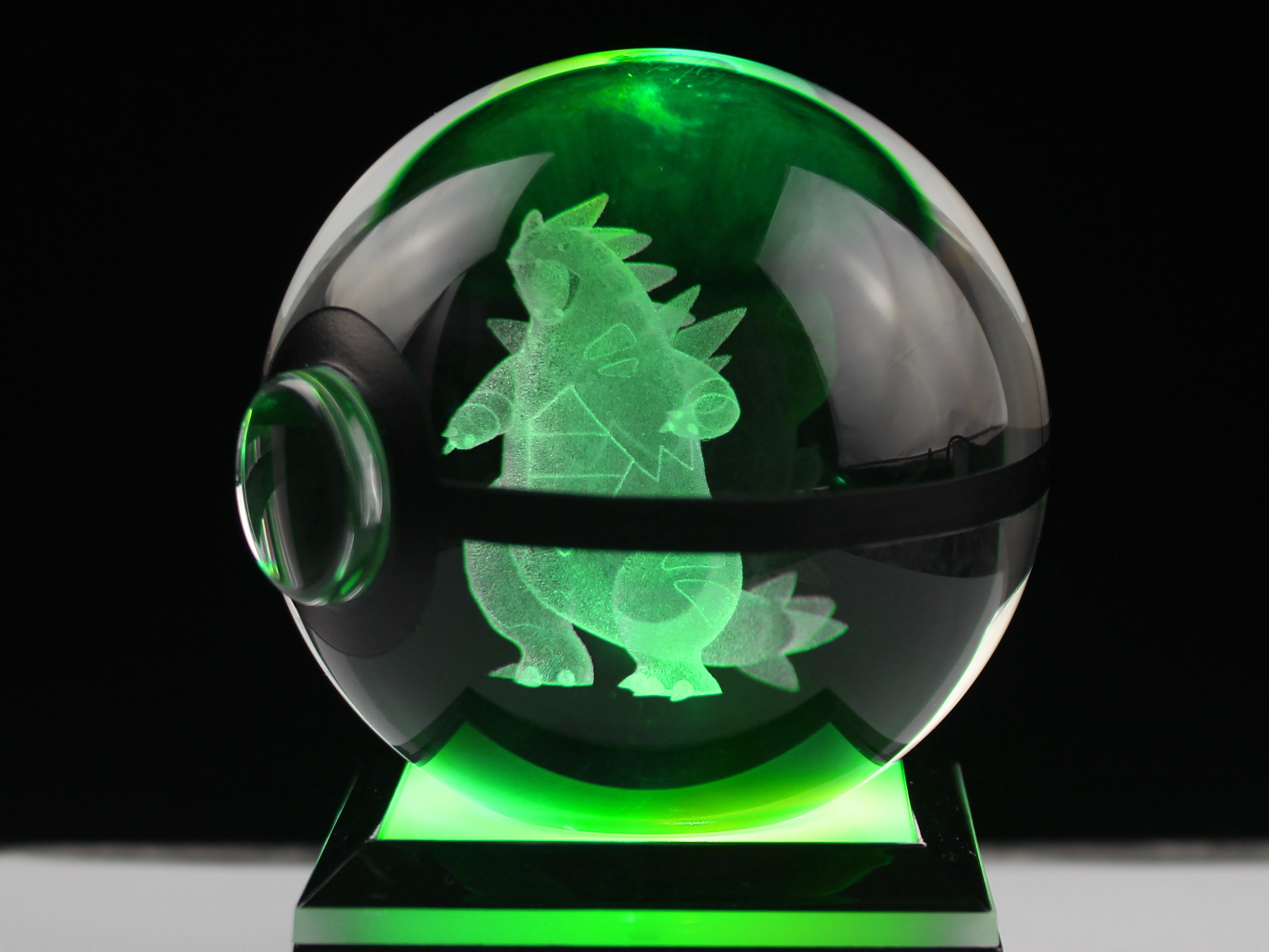 Tyranitar Large Crystal Pokeball