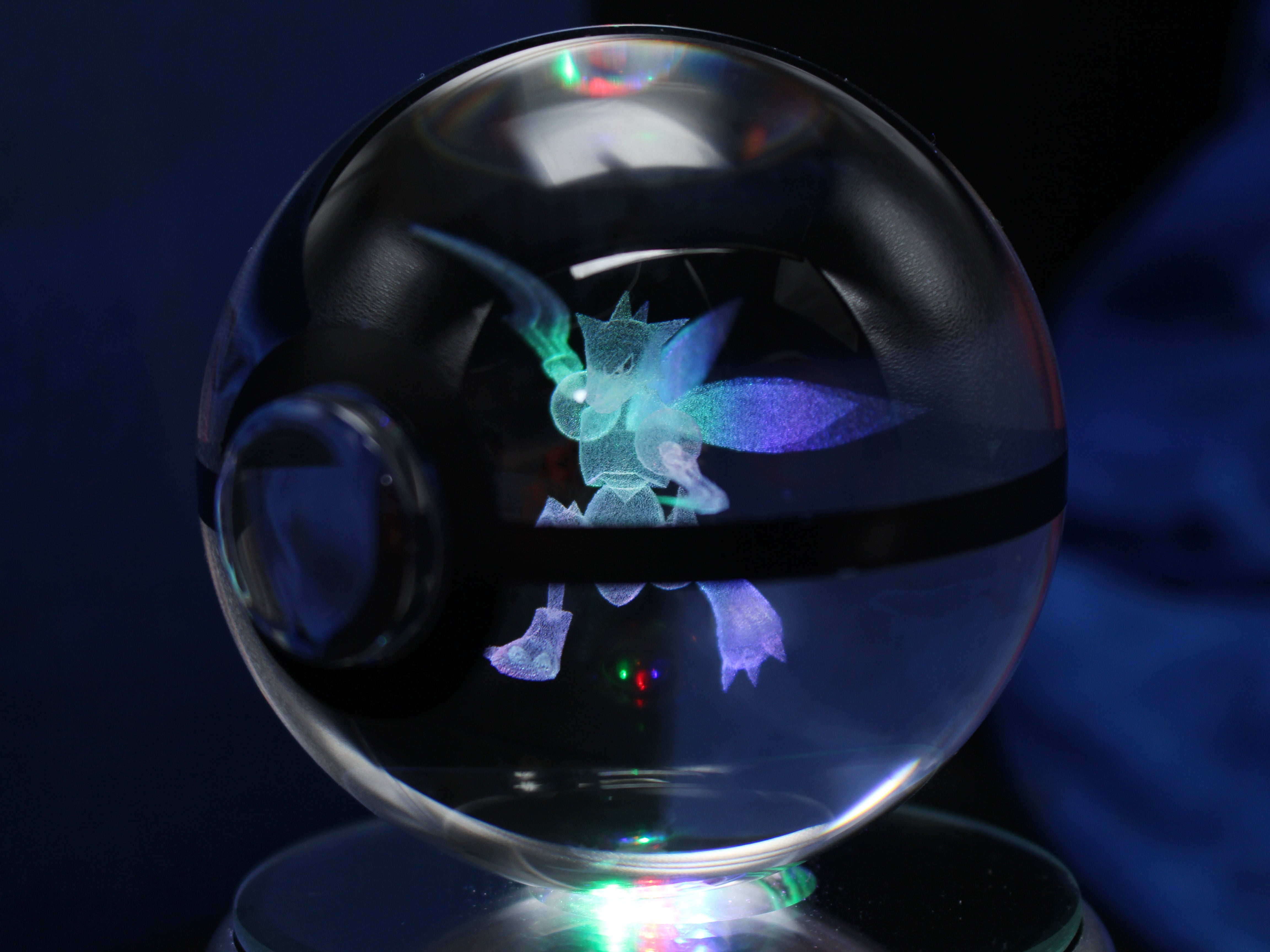 Scyther Large Crystal Pokeball