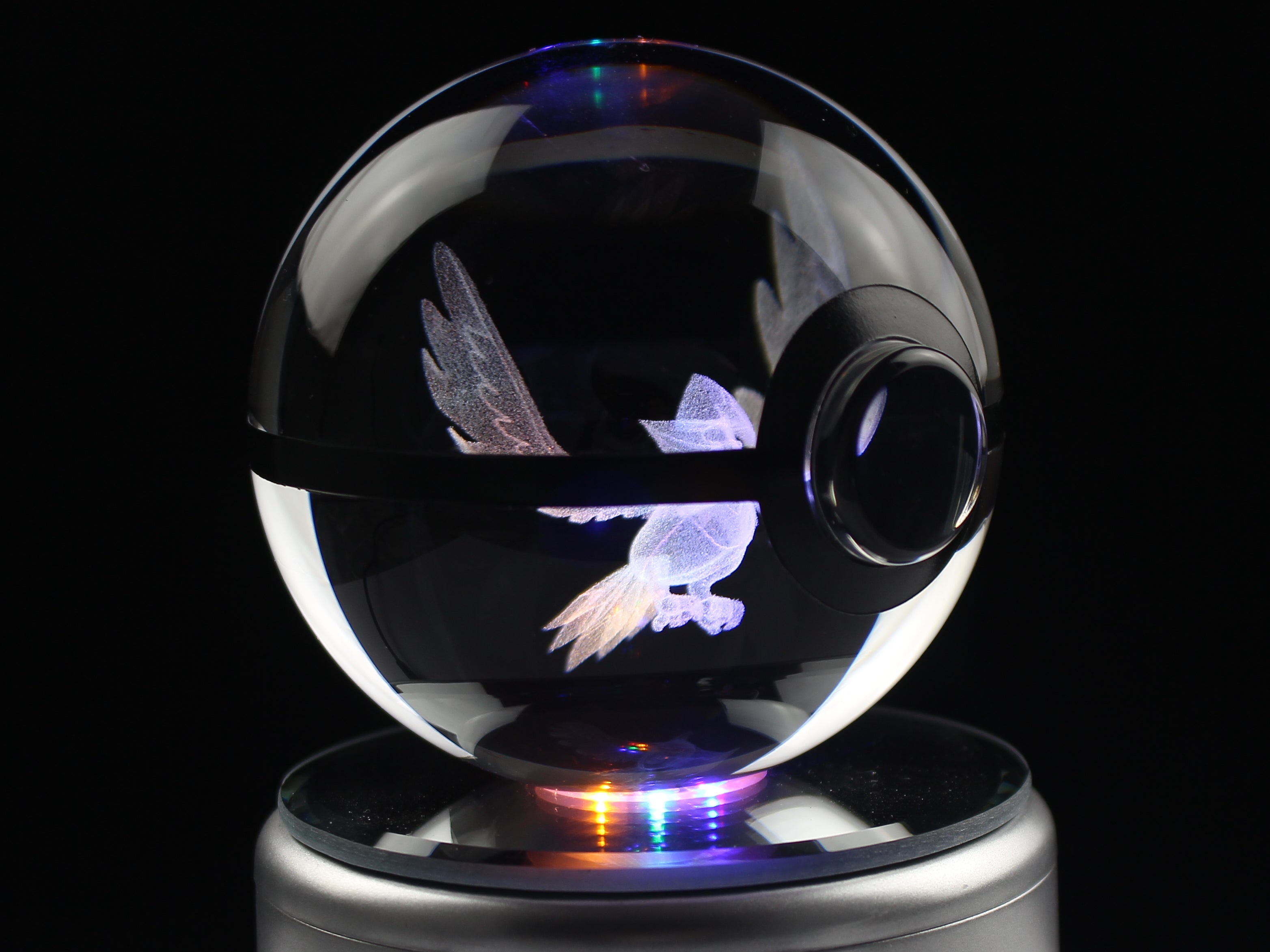 Staraptor Large Crystal Pokeball