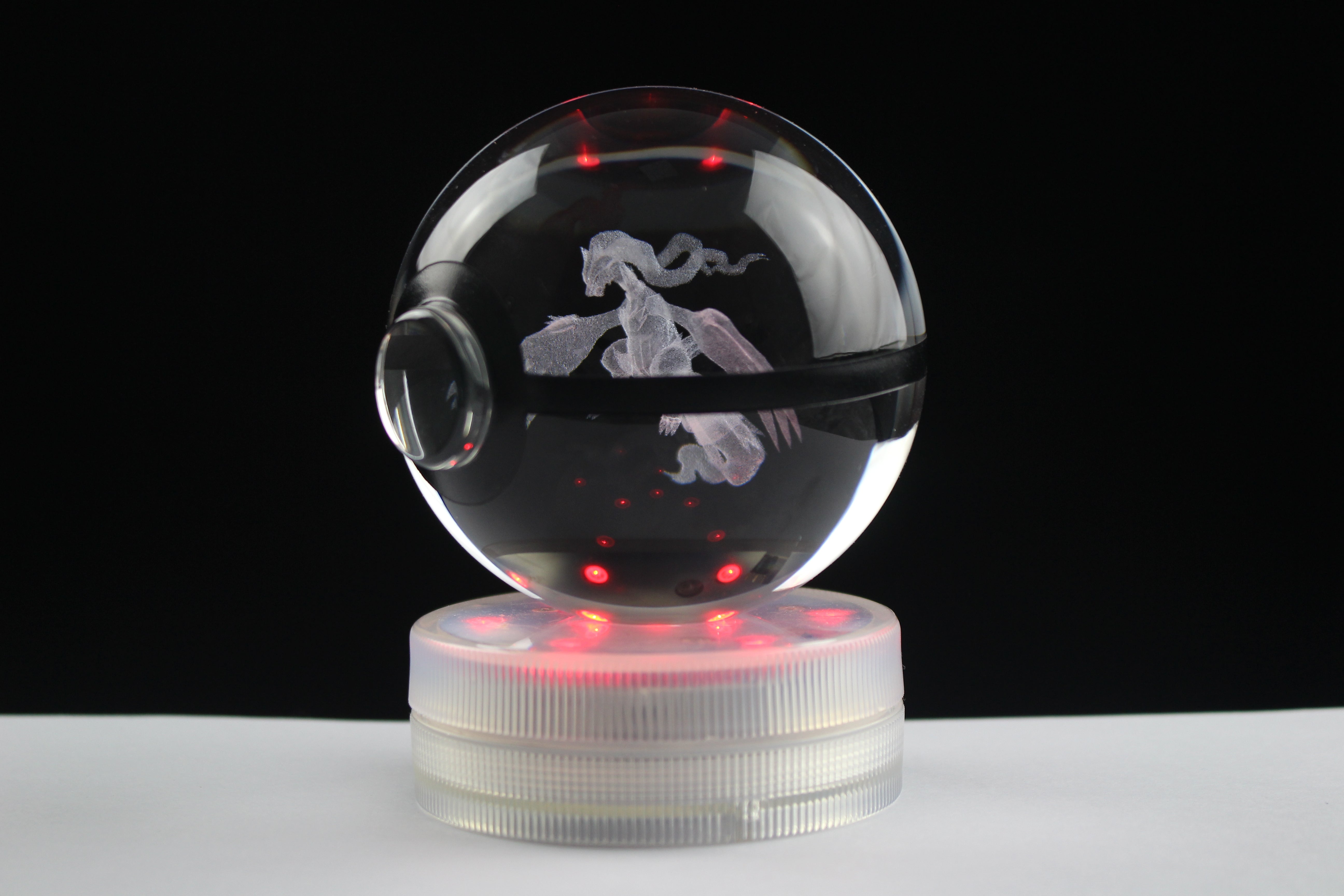 Reshiram Large Crystal Pokeball