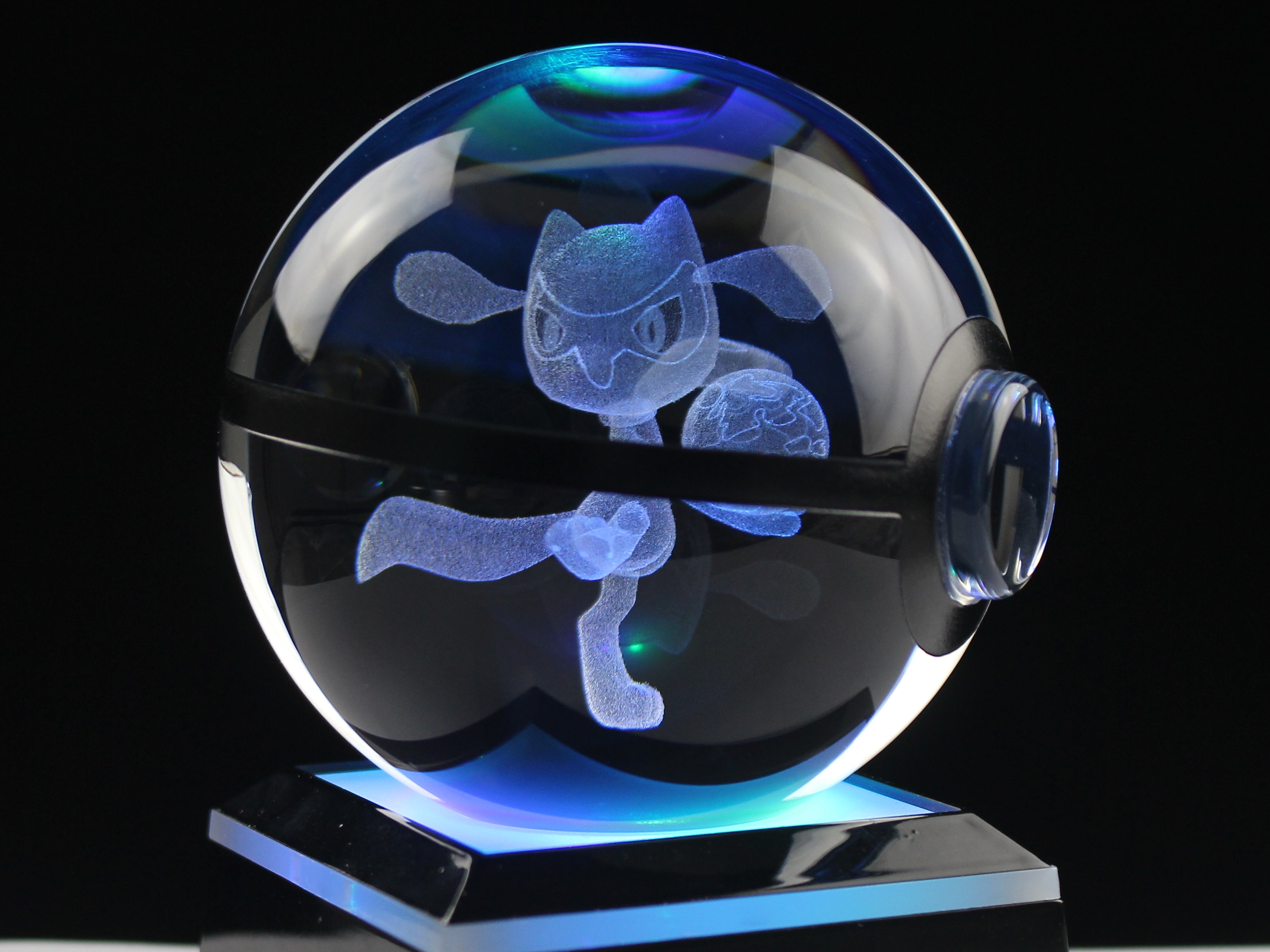 Riolu Large Crystal Pokeball