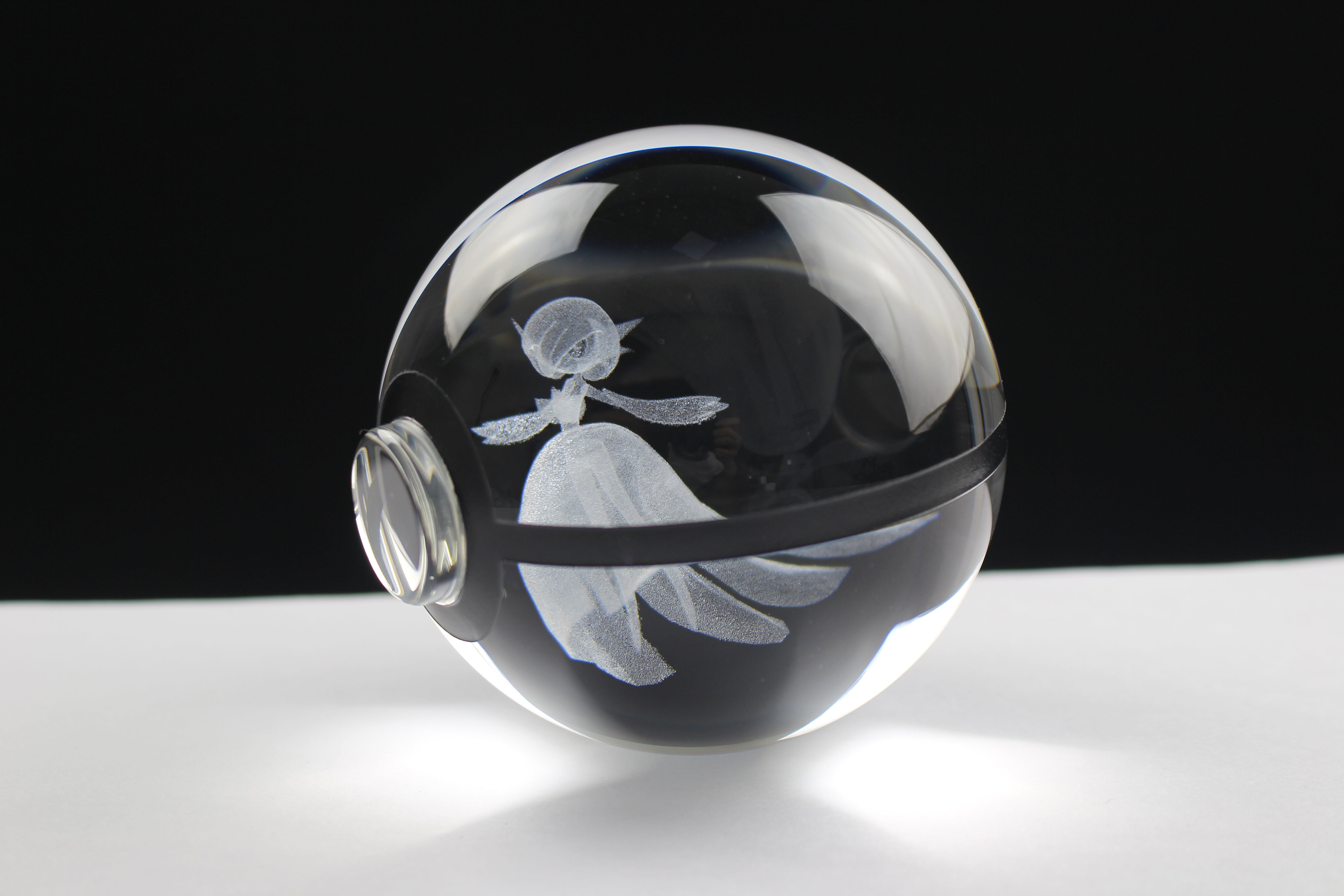 Mega Gardevoir Large Crystal Pokeball