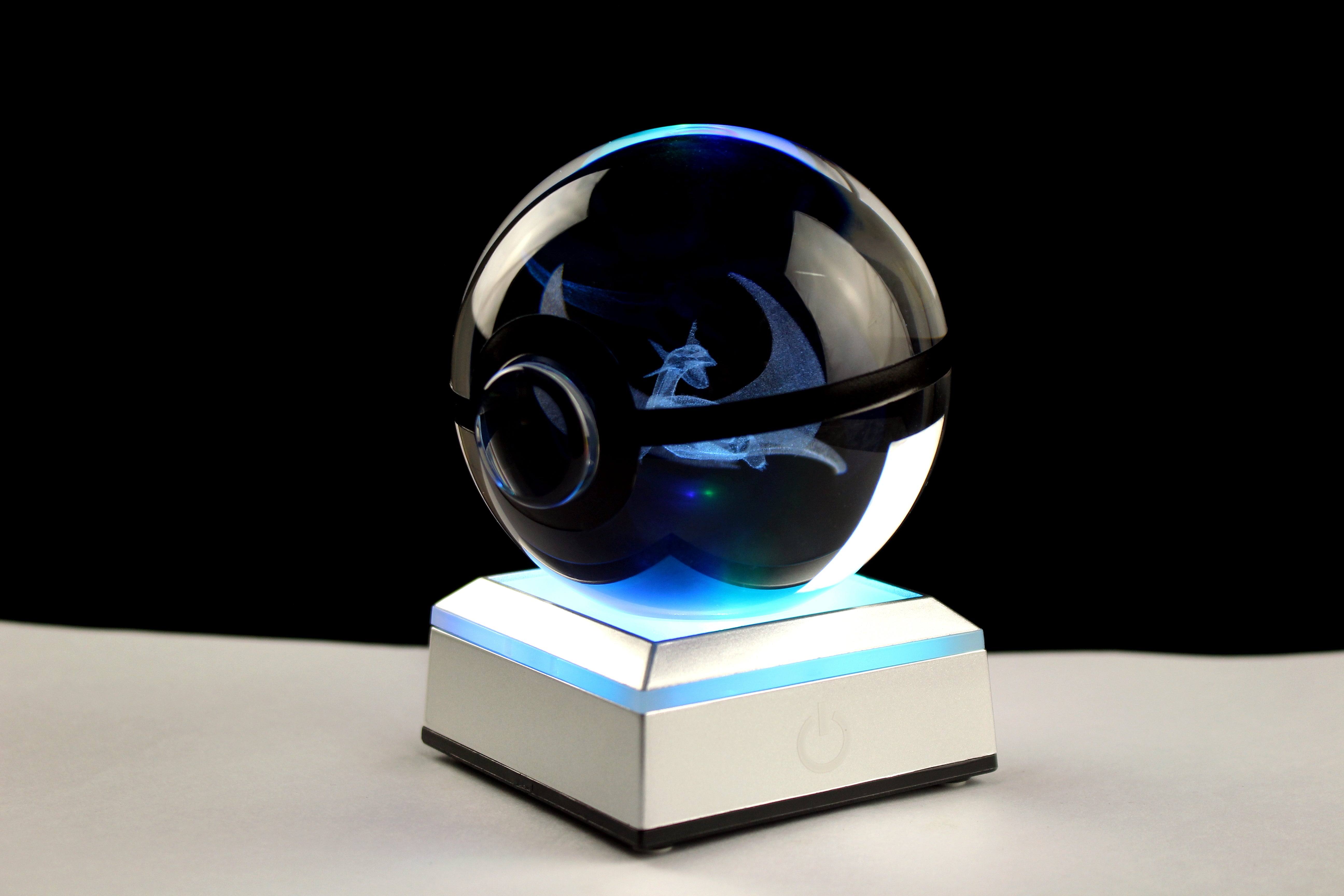 Mega Salamence Large Crystal Pokeball