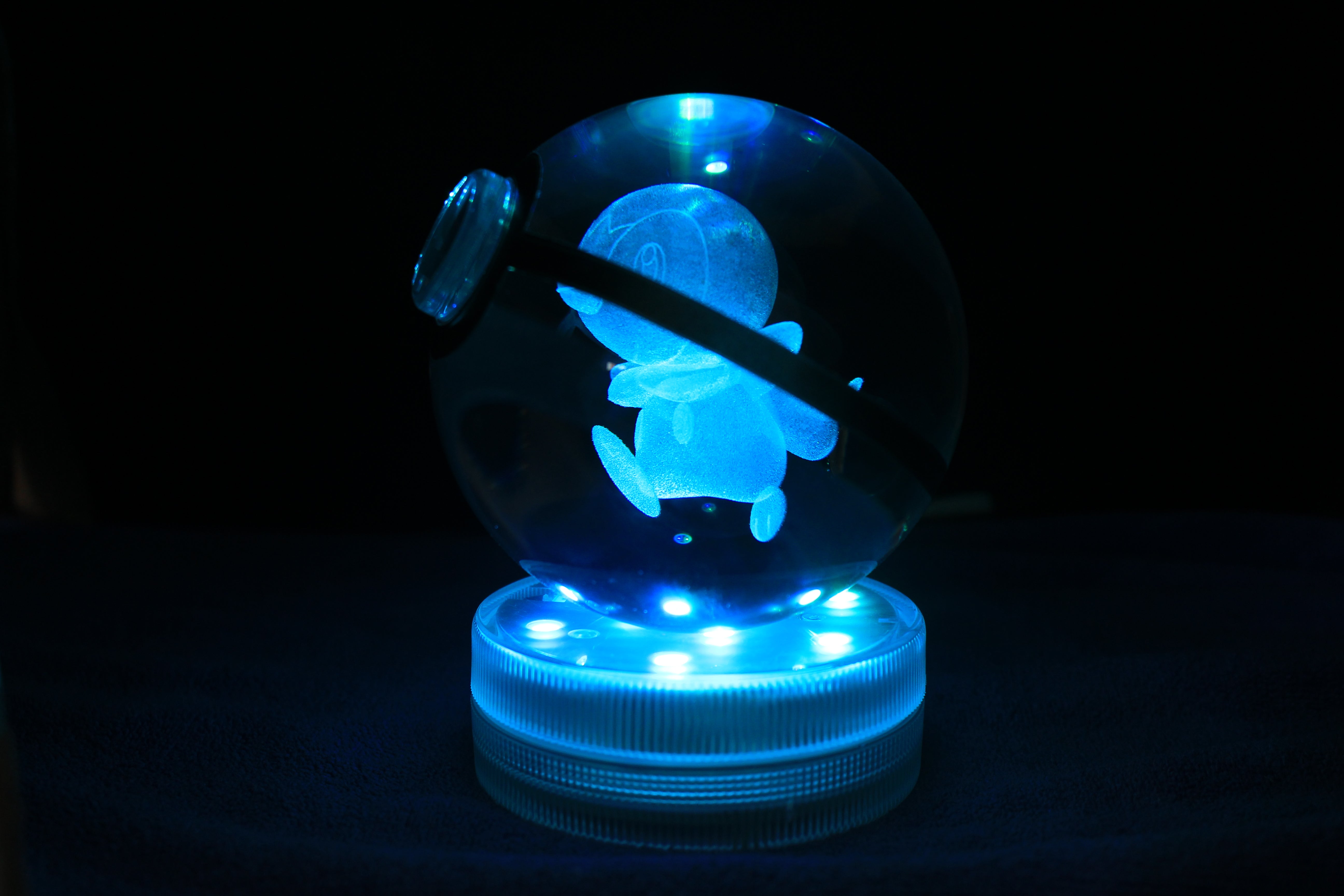 Piplup Large Crystal Pokeball