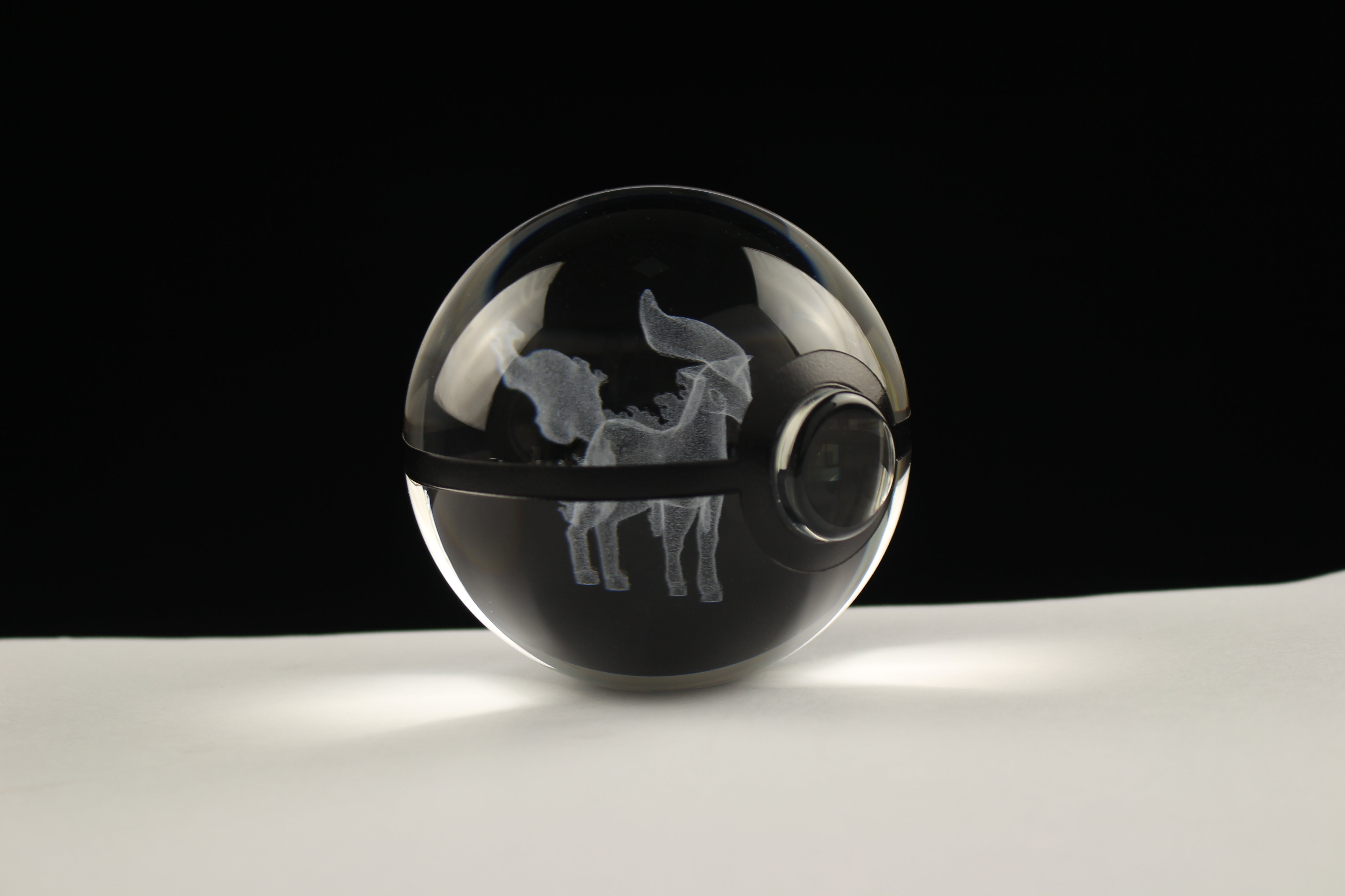 Ponyta Large Crystal Pokeball