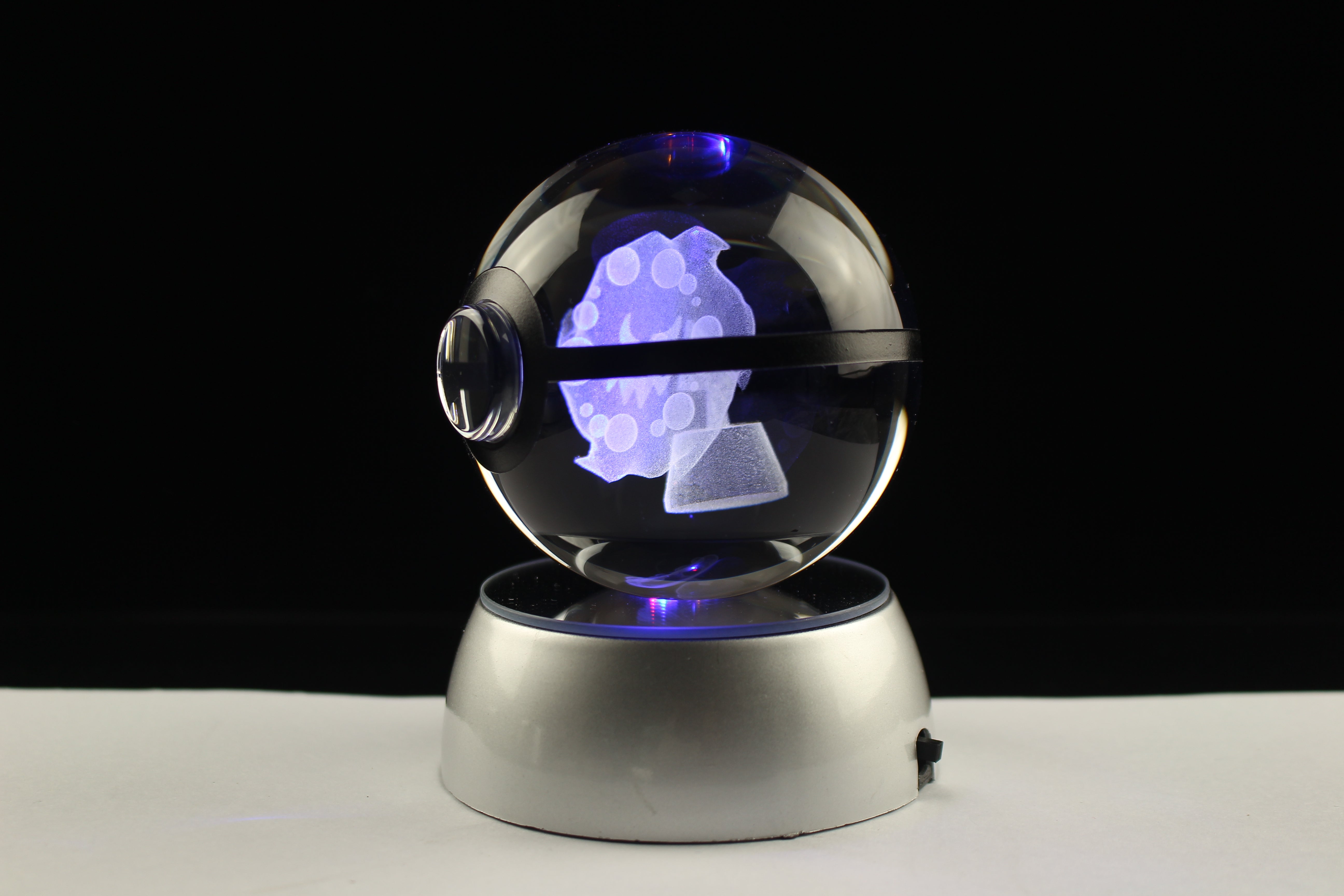 Spiritomb Large Crystal Pokeball