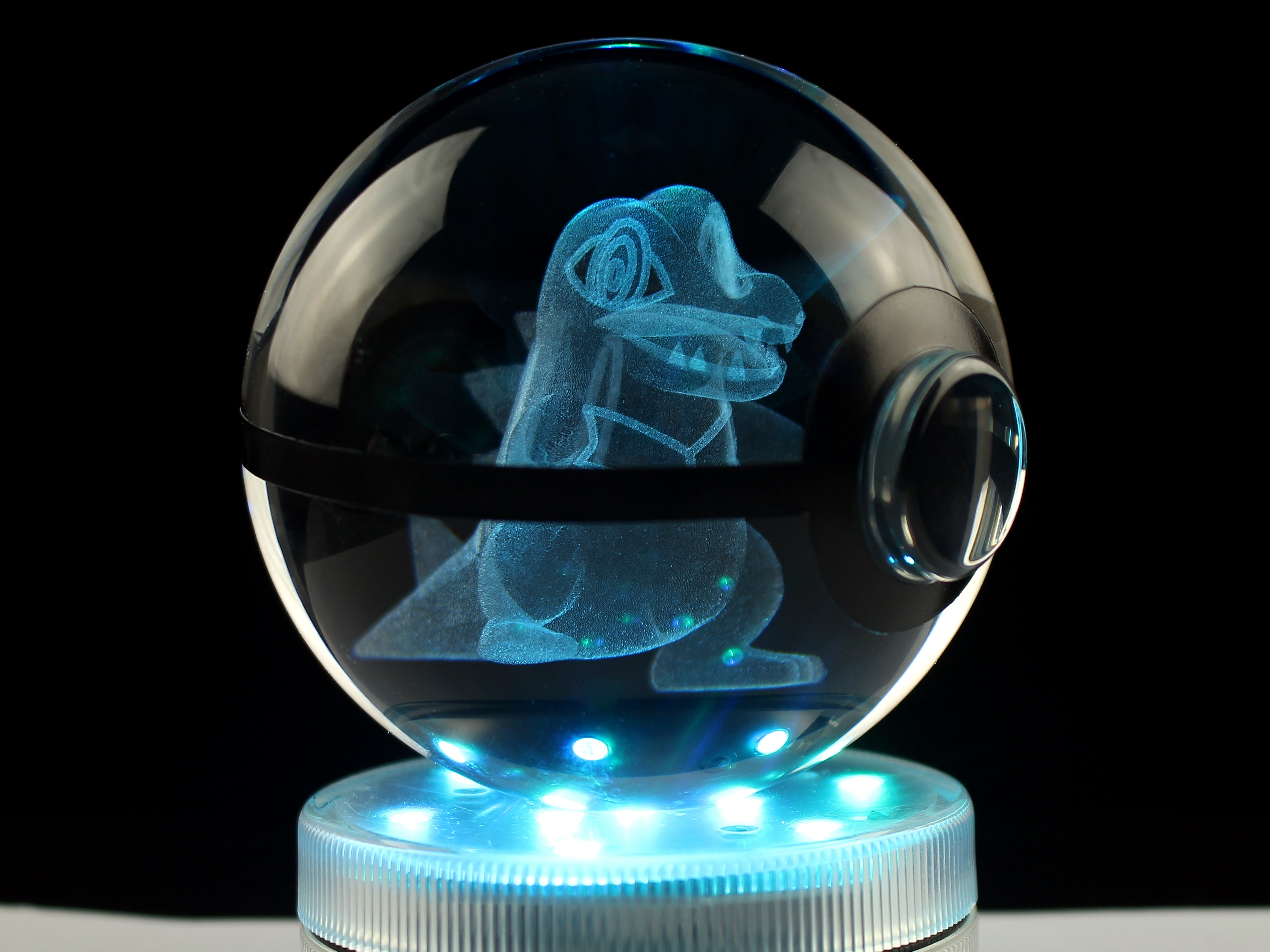 Totodile Large Crystal Pokeball