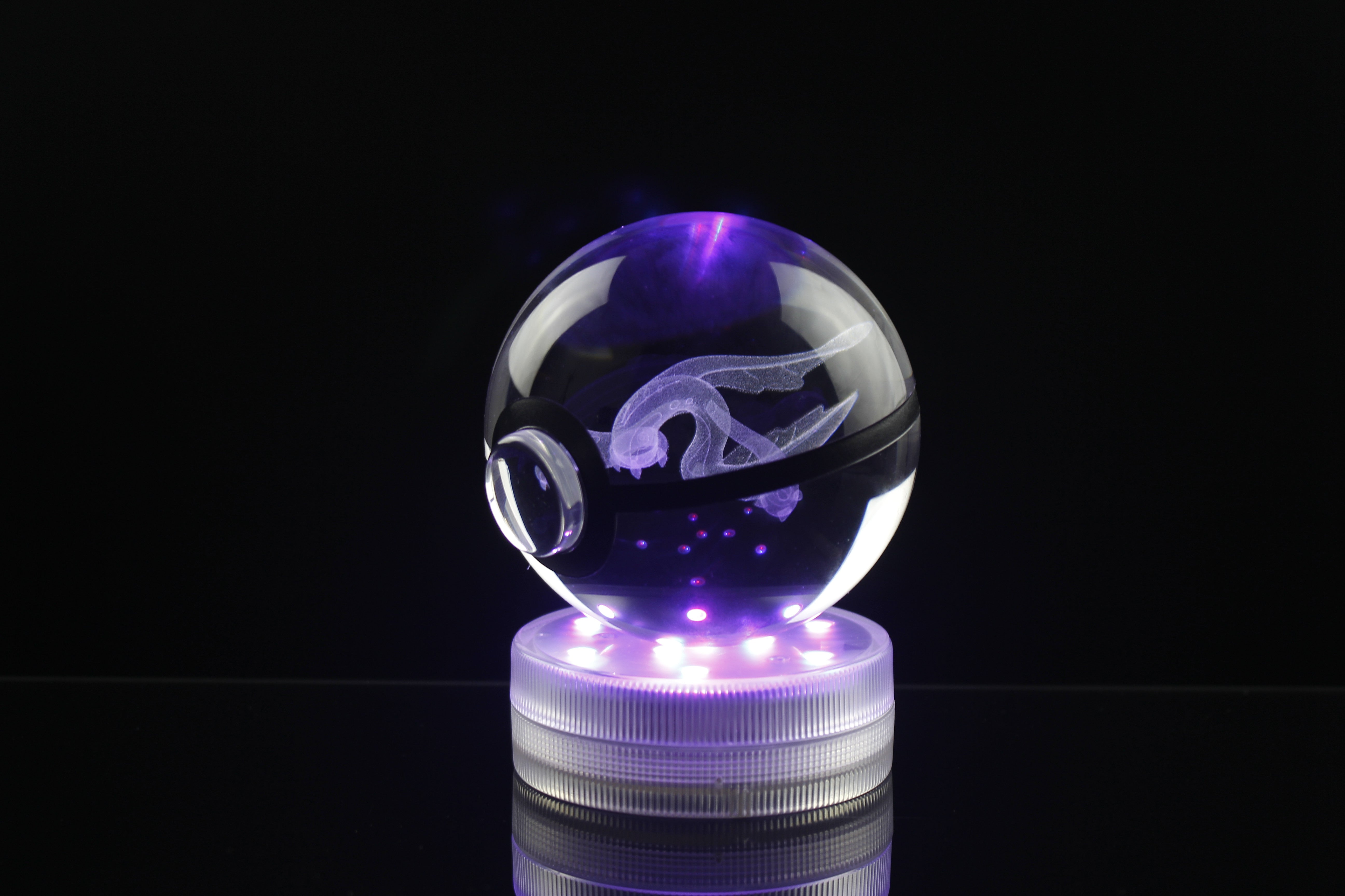 Eelektross Large Crystal Pokeball