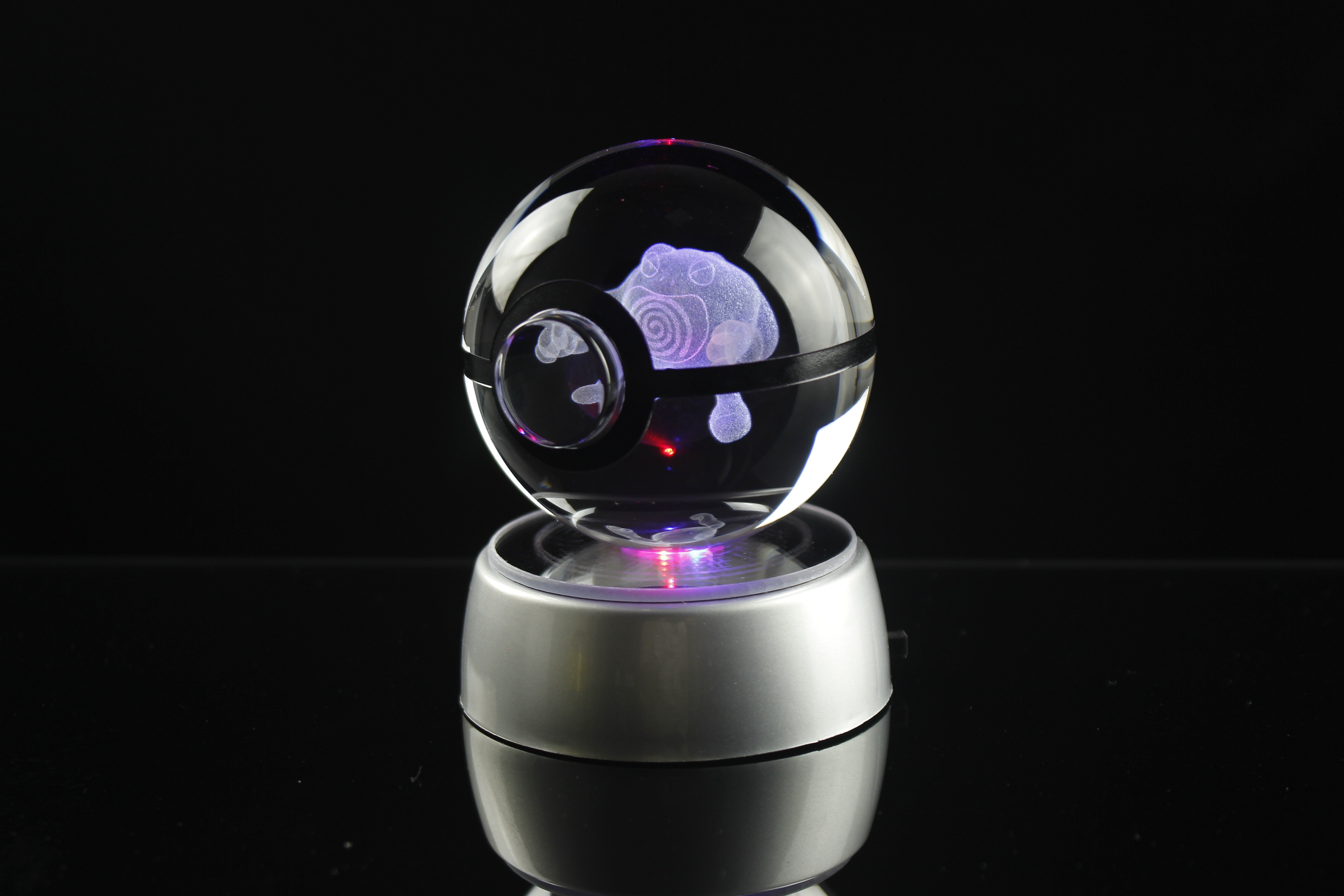 Poliwrath Large Crystal Pokeball