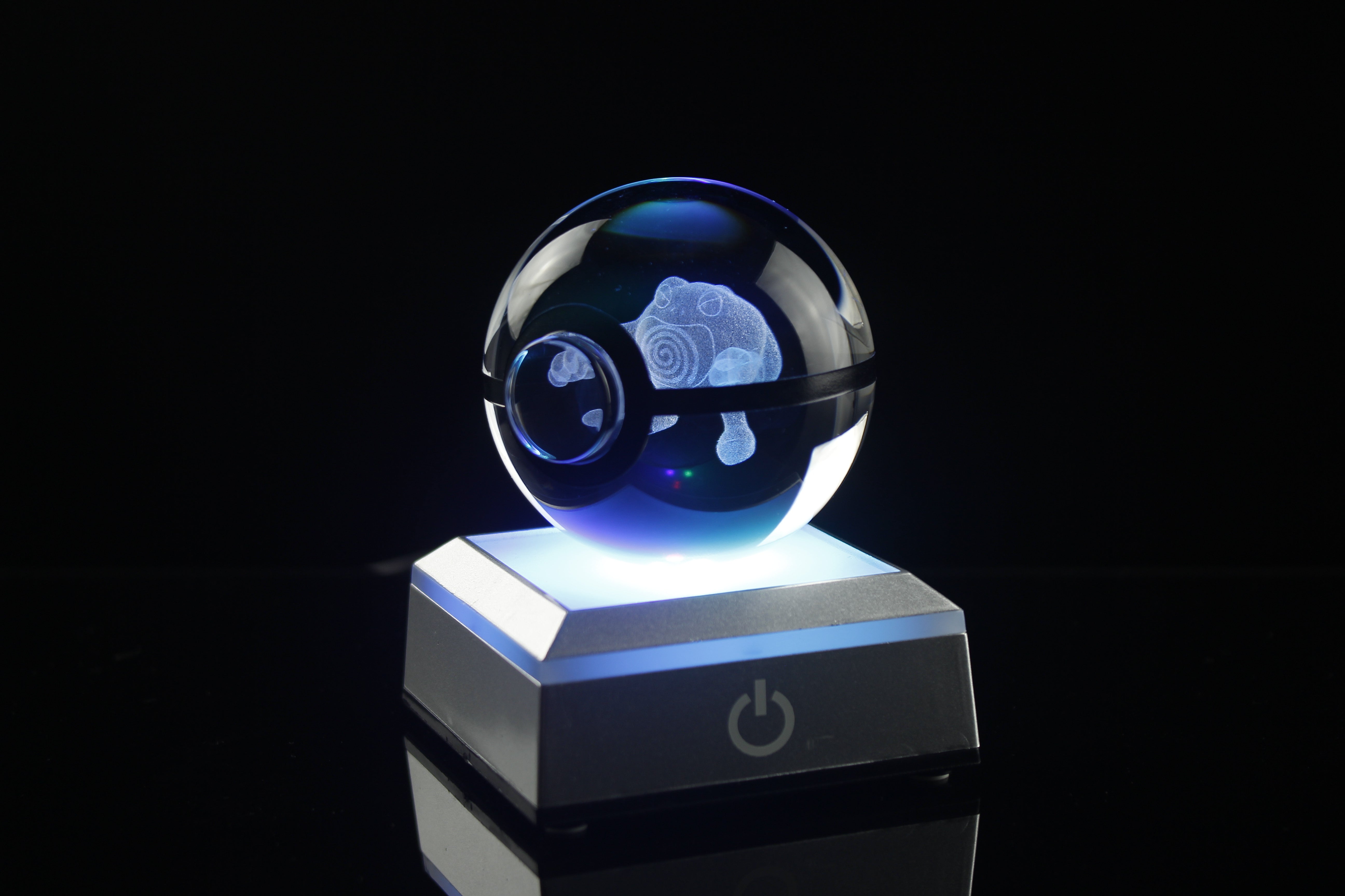 Poliwrath Large Crystal Pokeball