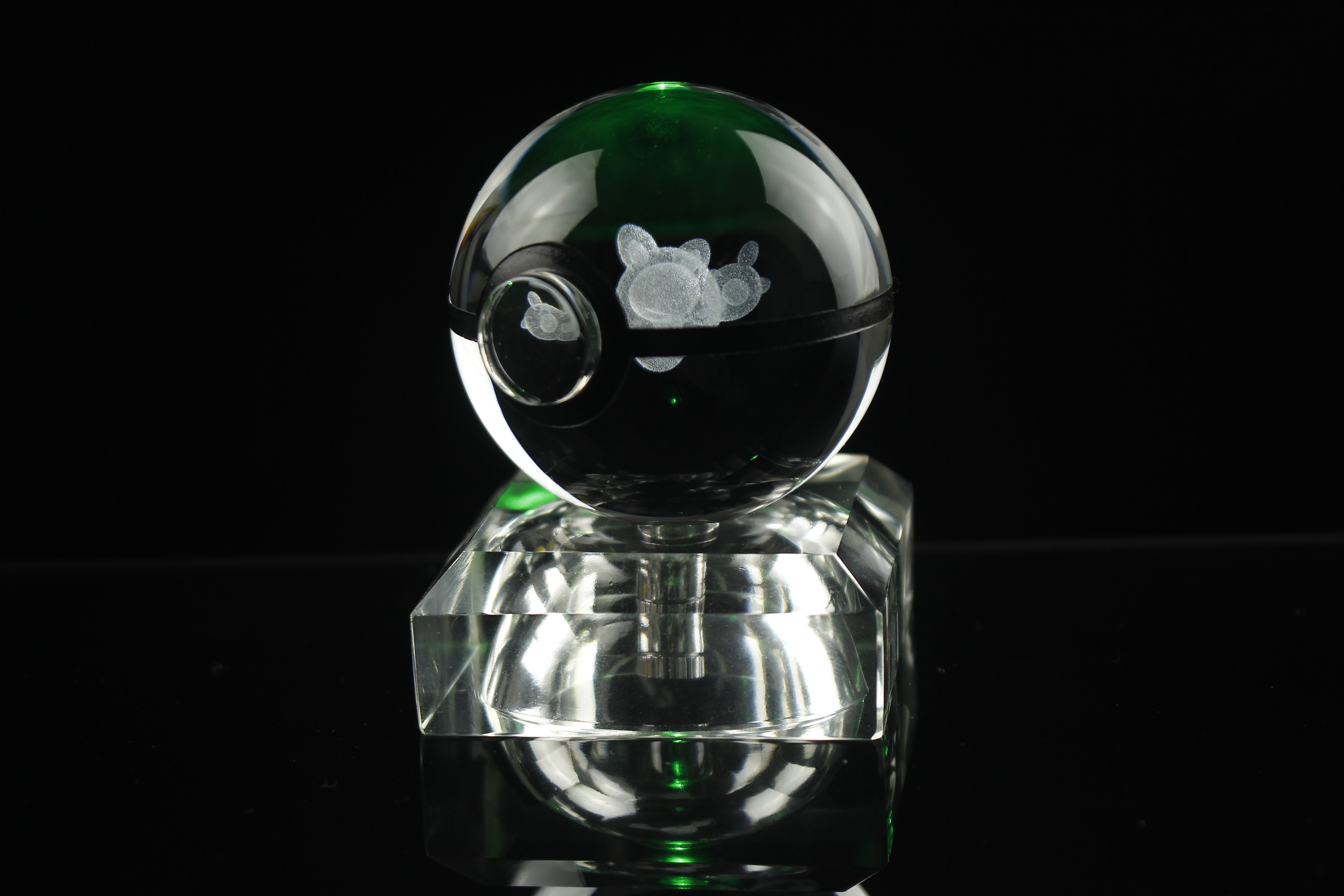 Reuniclus Large Crystal Pokeball