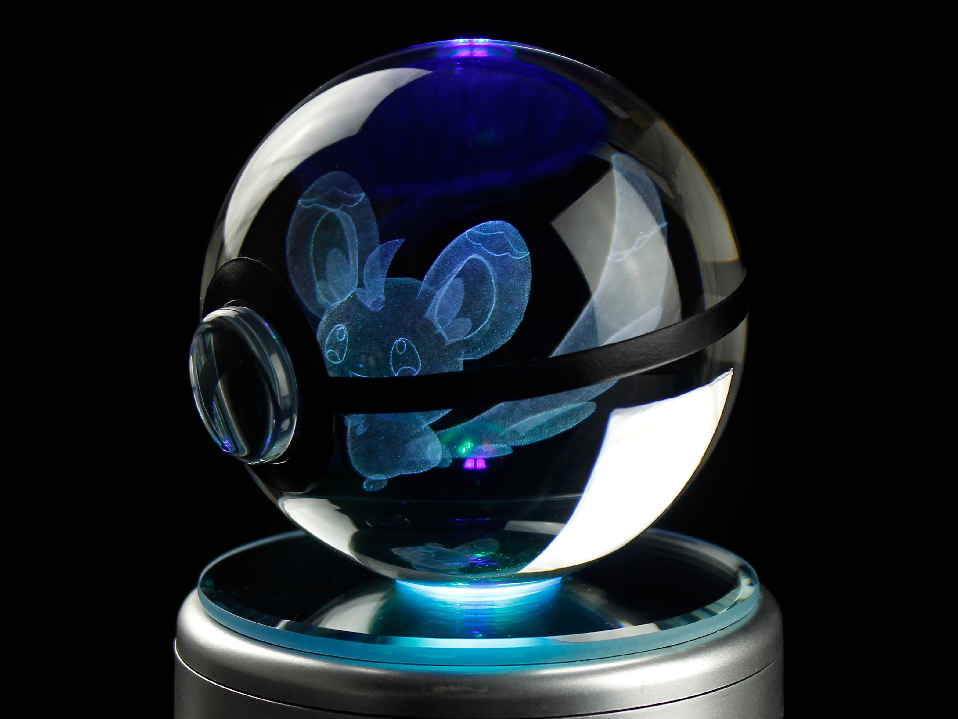 Minccino Large Crystal Pokeball