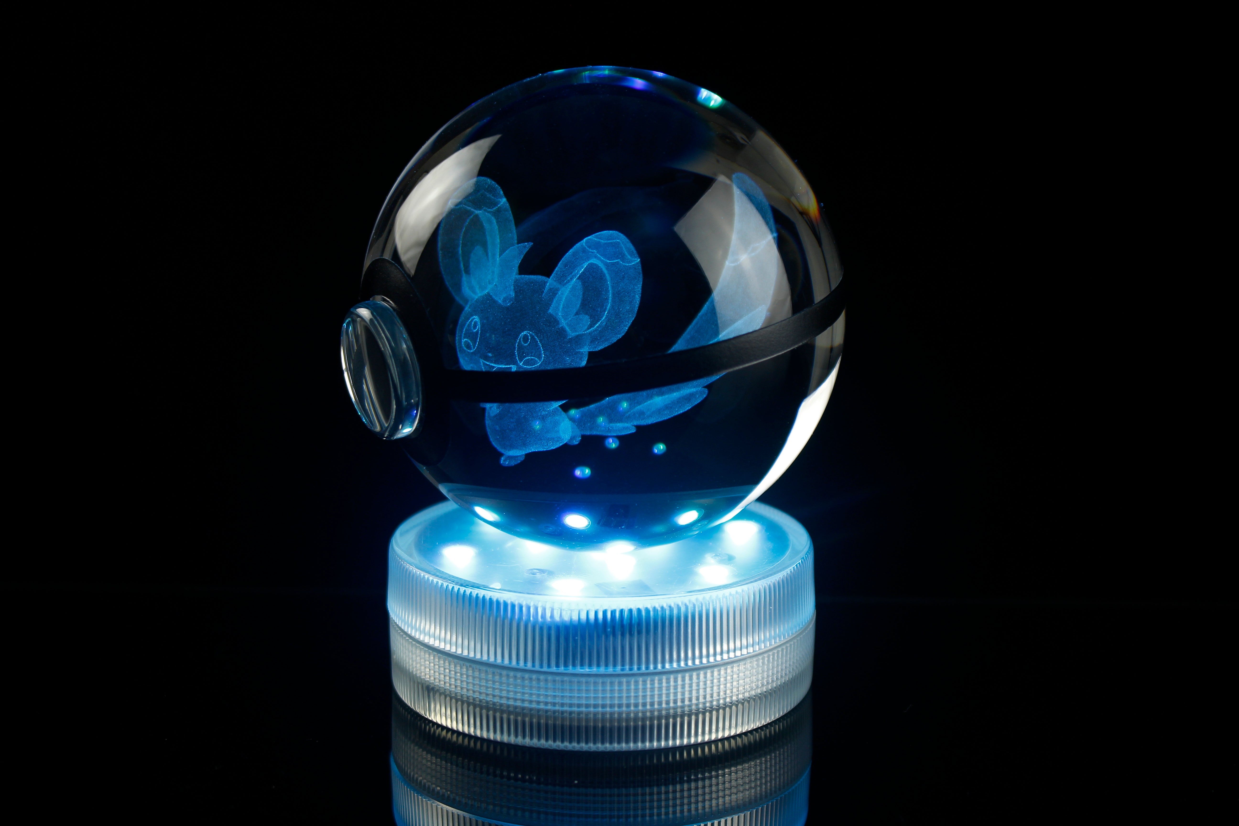 Minccino Large Crystal Pokeball