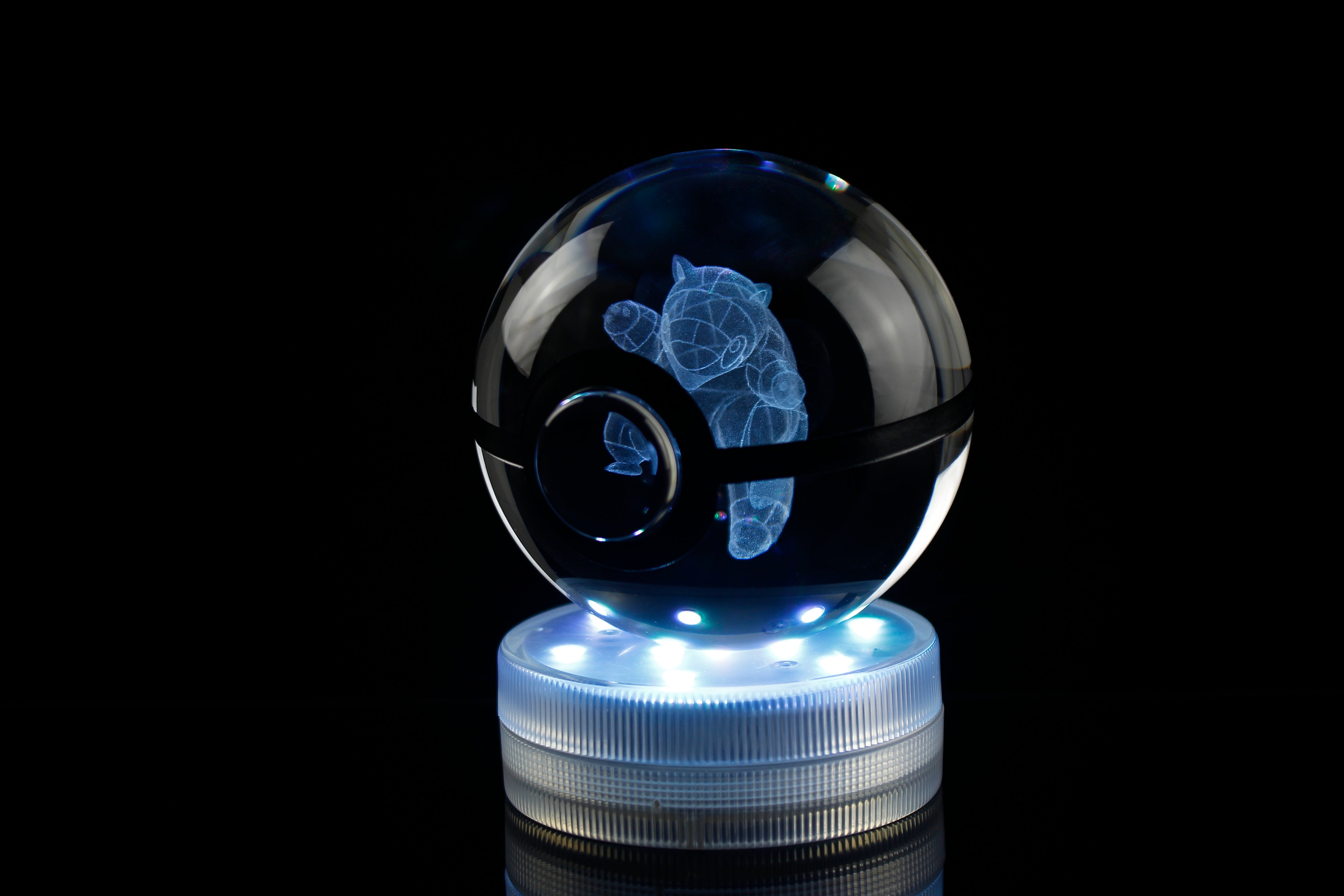 Sandscrew Large Crystal Pokeball