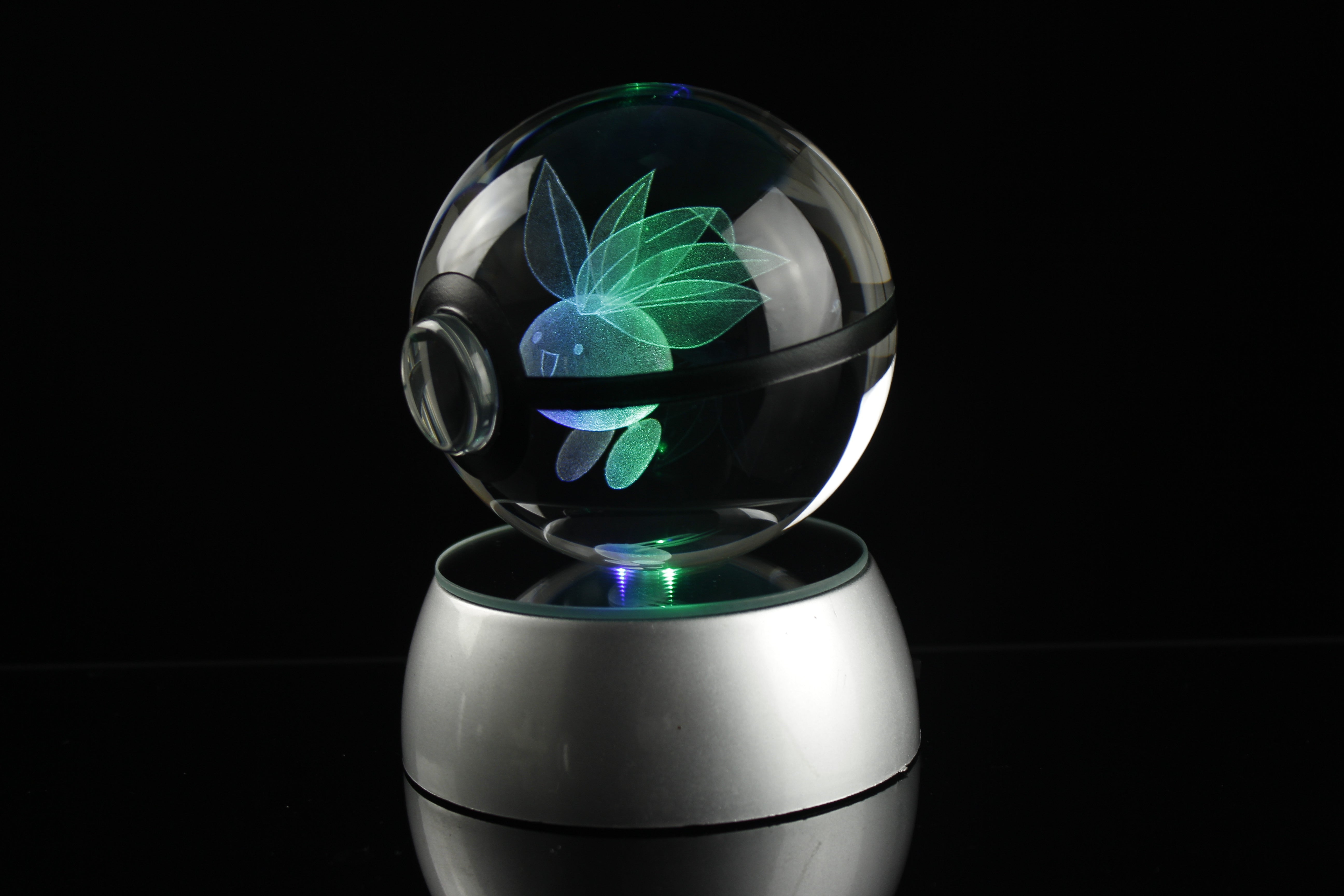 Oddish Large Crystal Pokeball