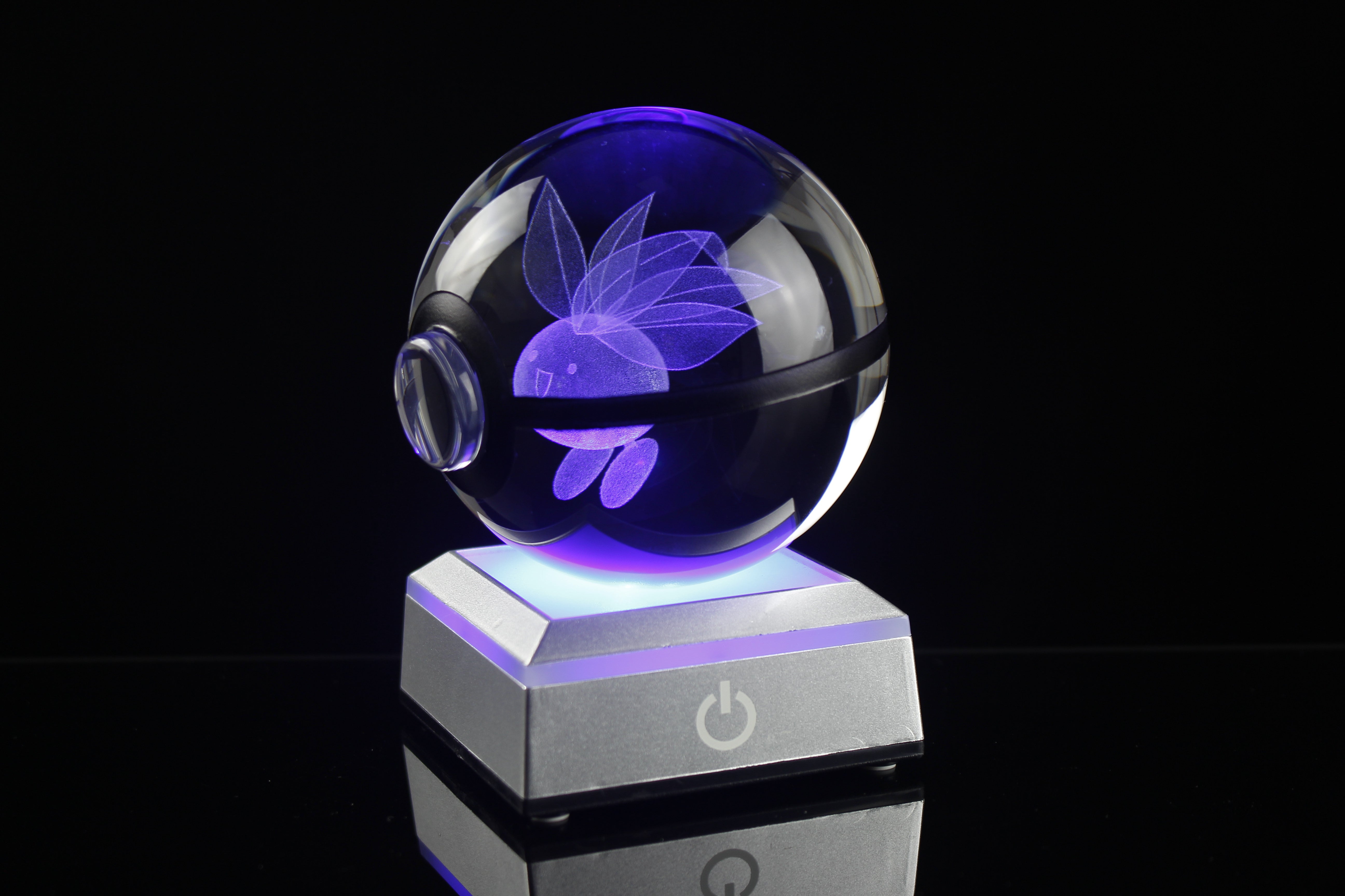 Oddish Large Crystal Pokeball