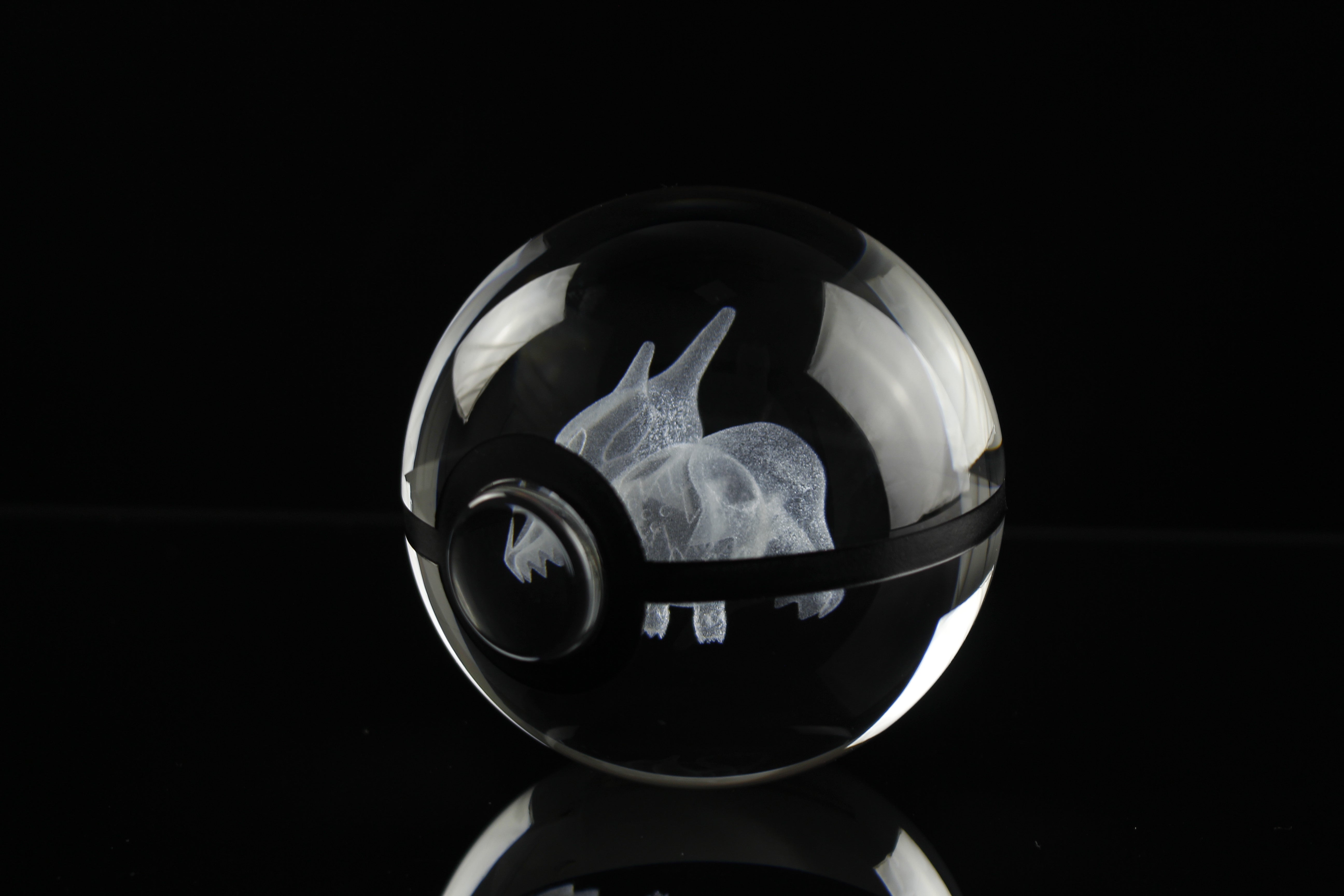 Regidrago Large Crystal Pokeball