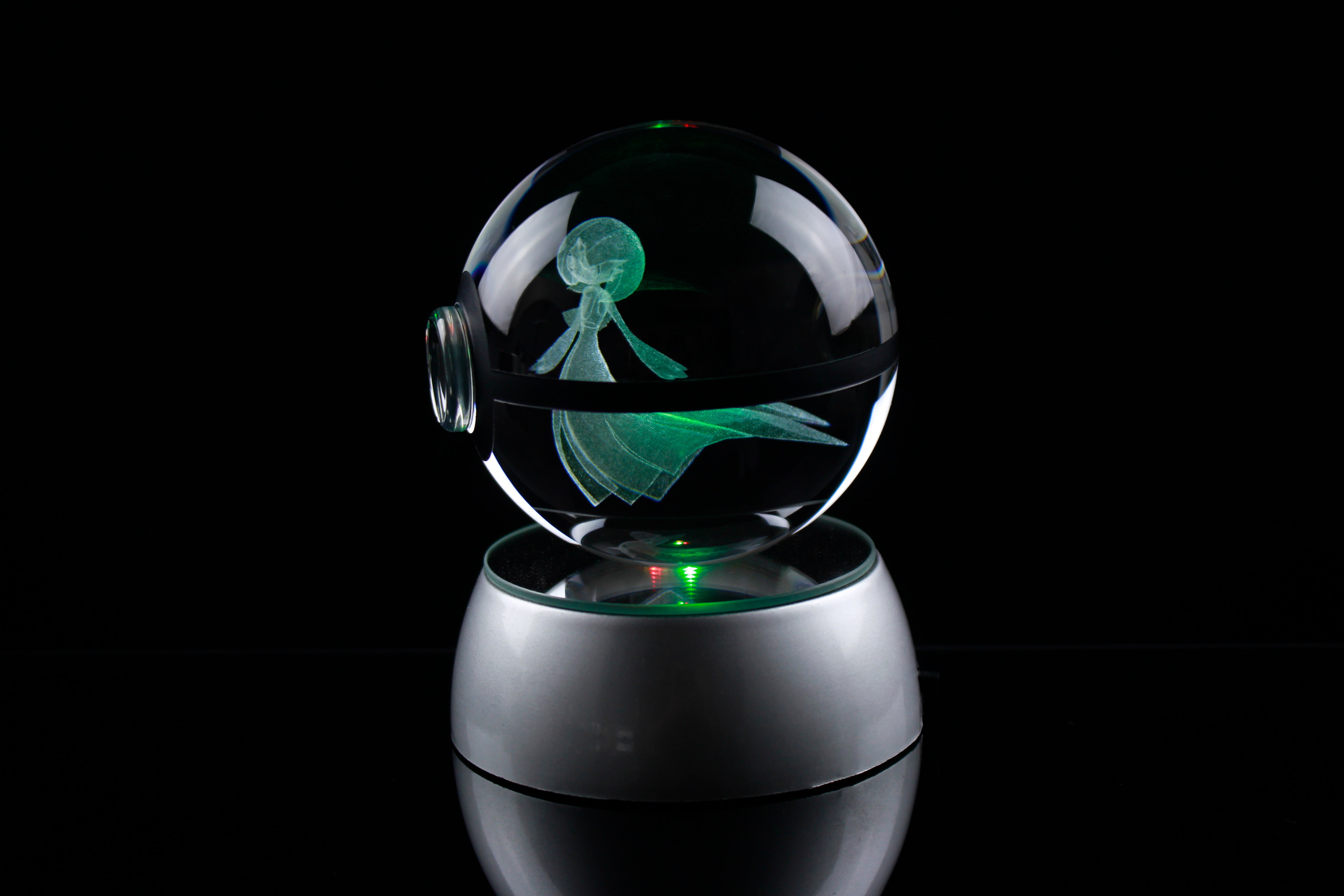 Gardevoir Large Crystal Pokeball