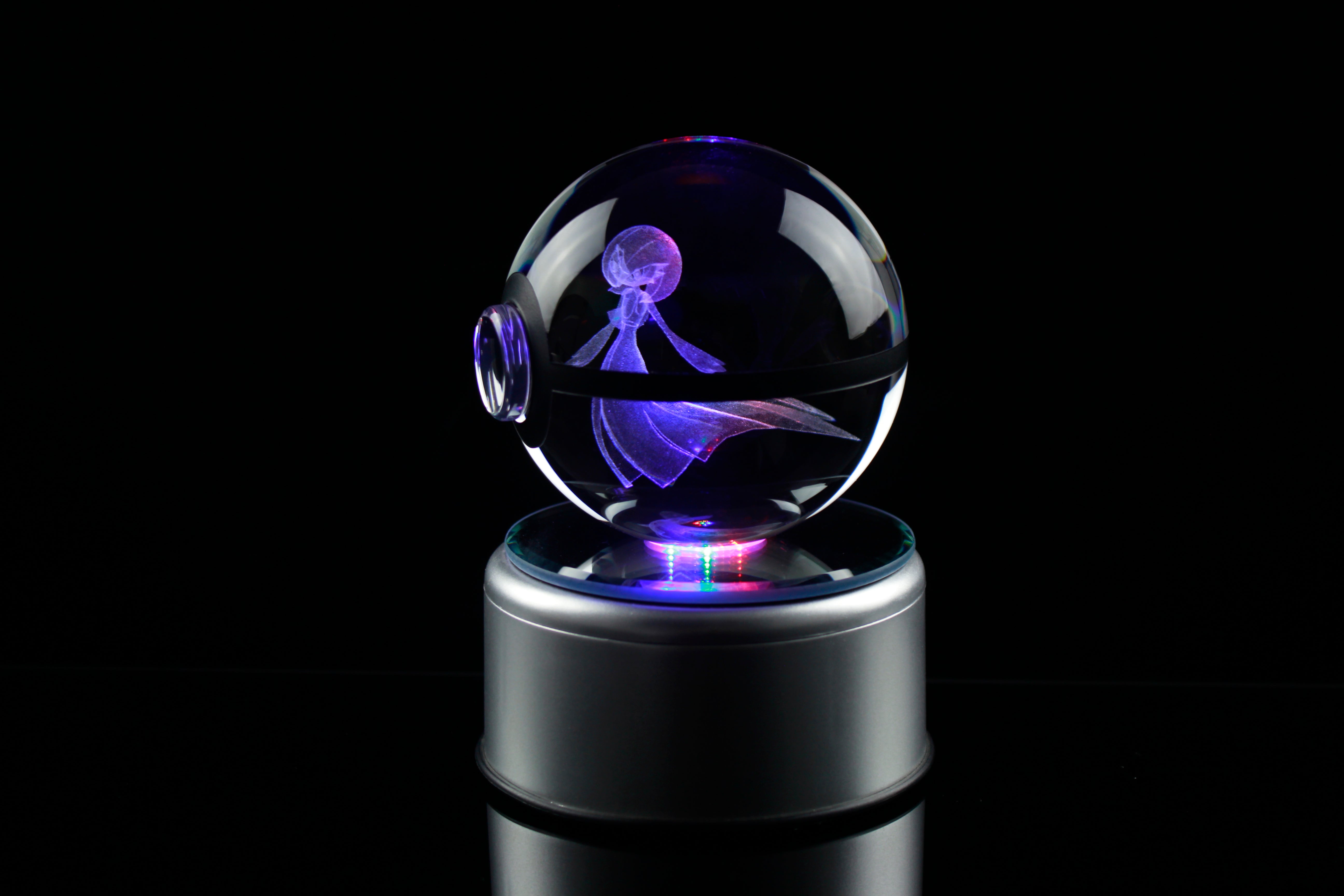 Gardevoir Large Crystal Pokeball