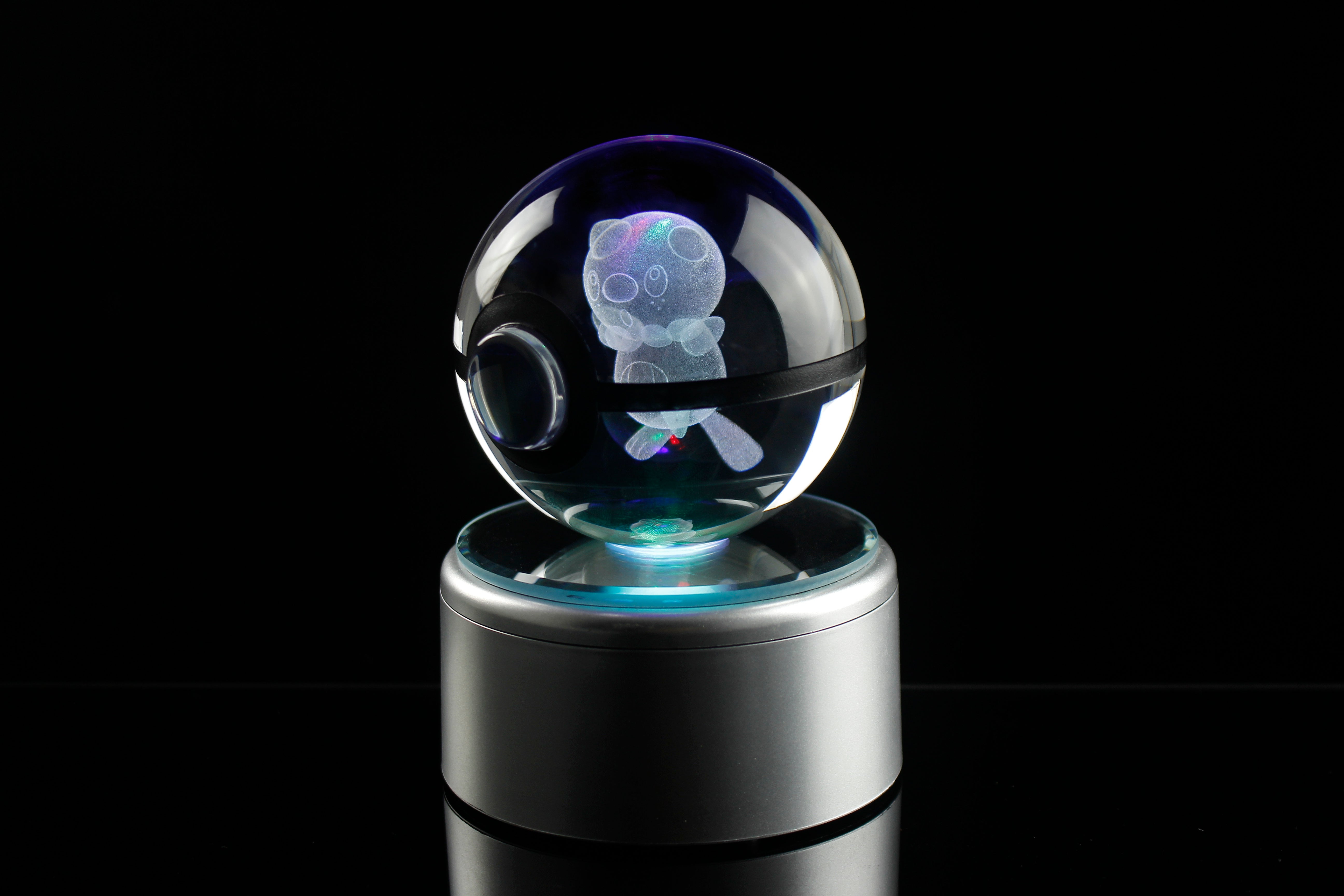 Oshawott Large Crystal Pokeball