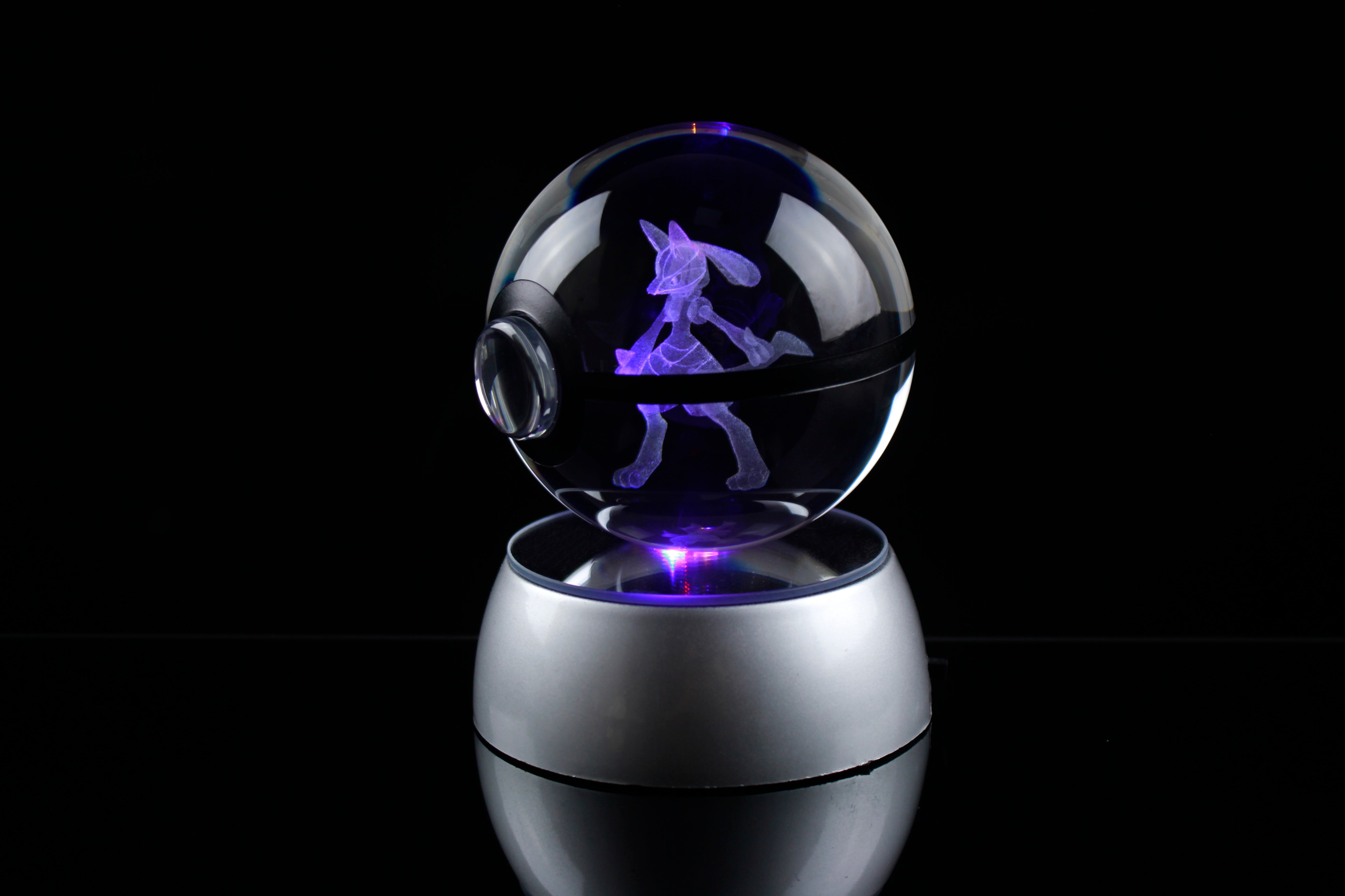 Lucario Large Crystal Pokeball