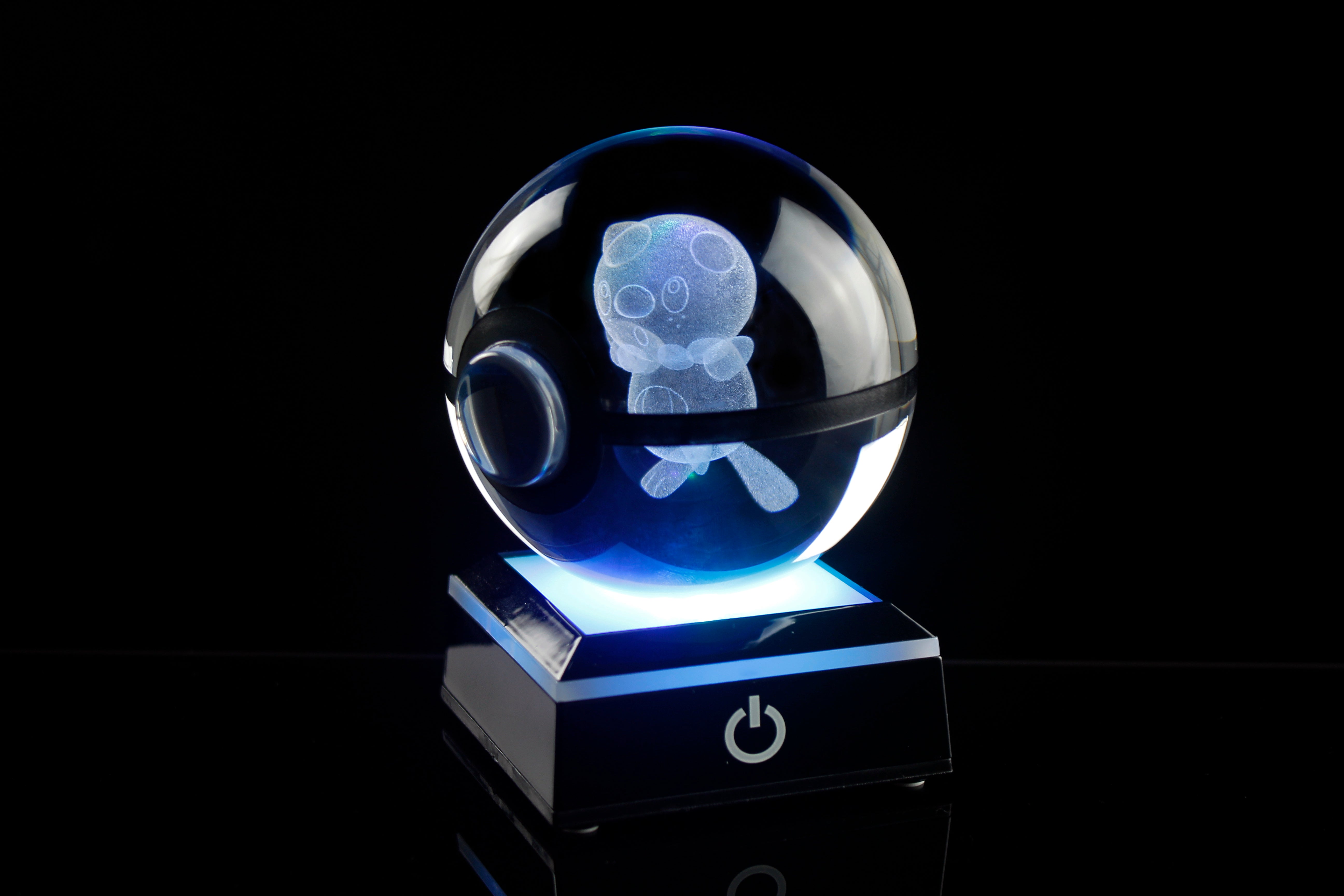 Oshawott Large Crystal Pokeball