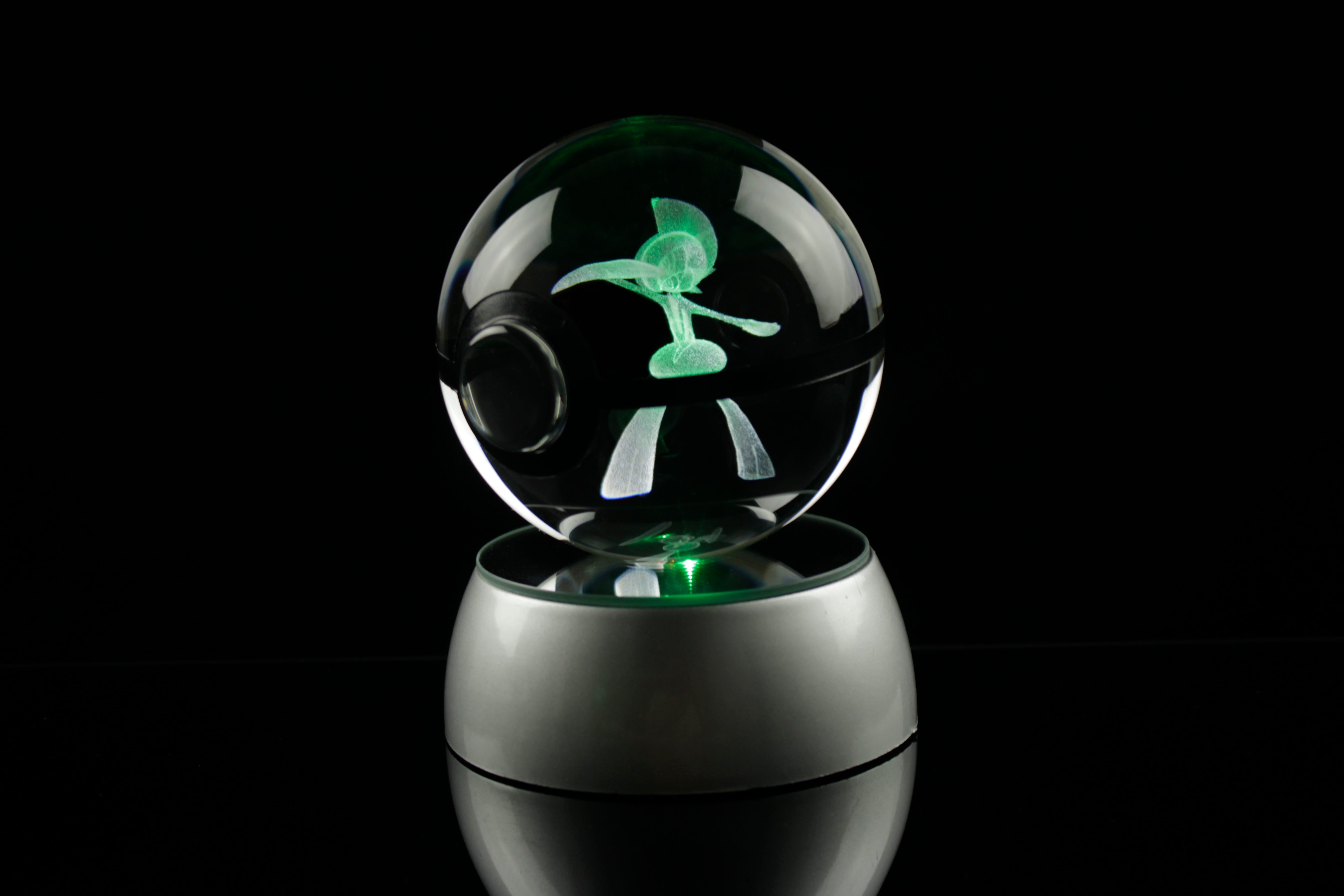 Gallade Large Crystal Pokeball