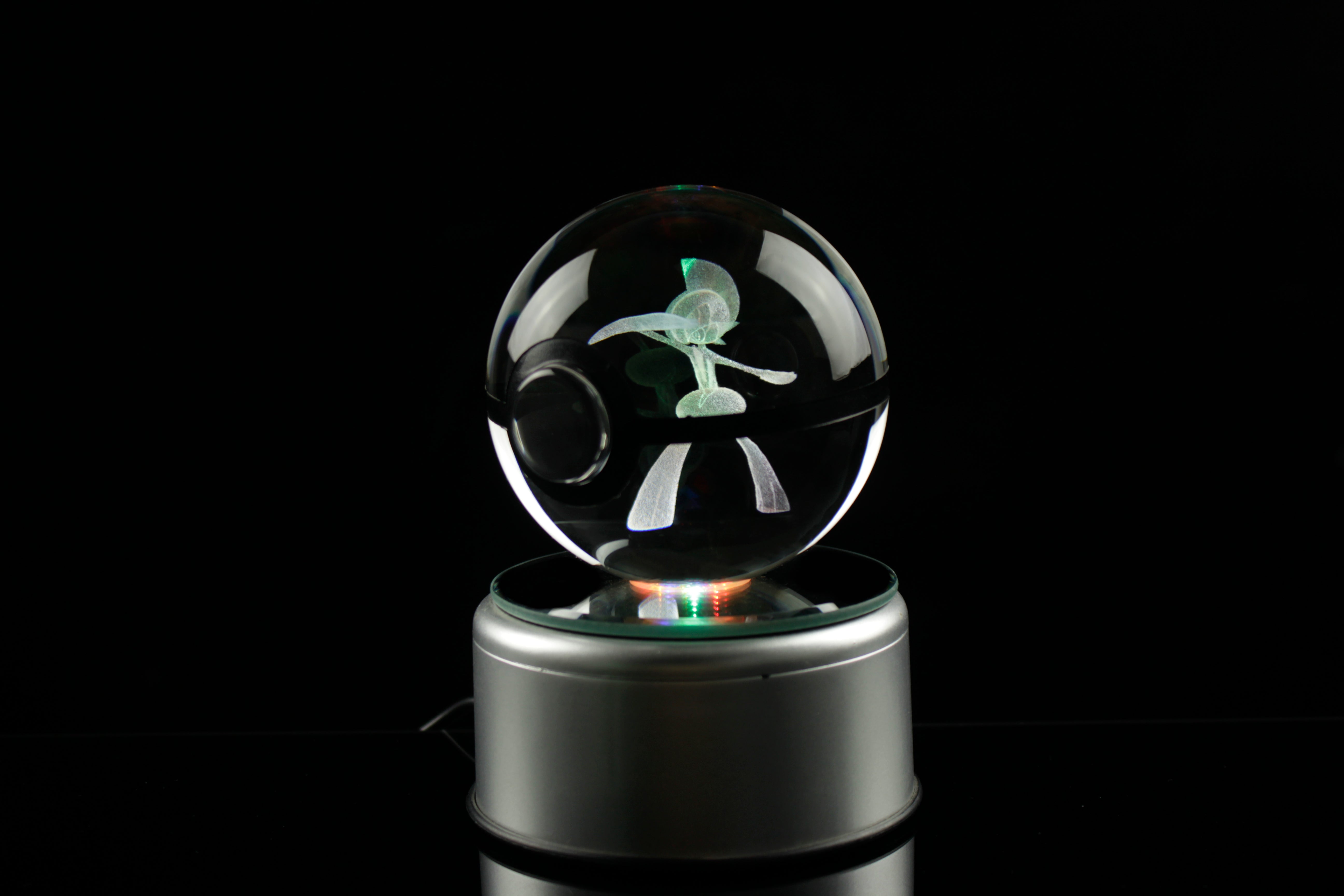 Gallade Large Crystal Pokeball