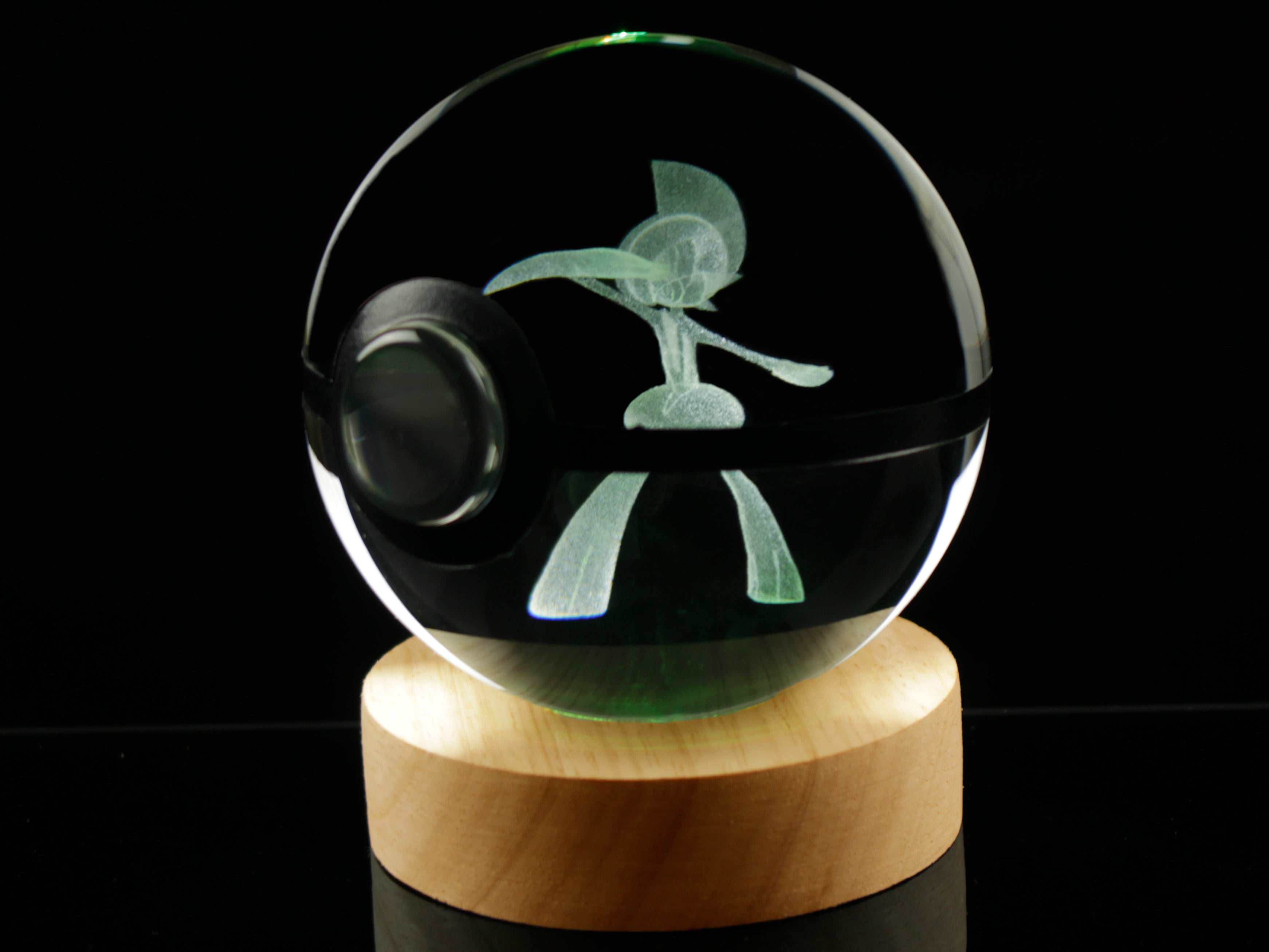 Gallade Large Crystal Pokeball