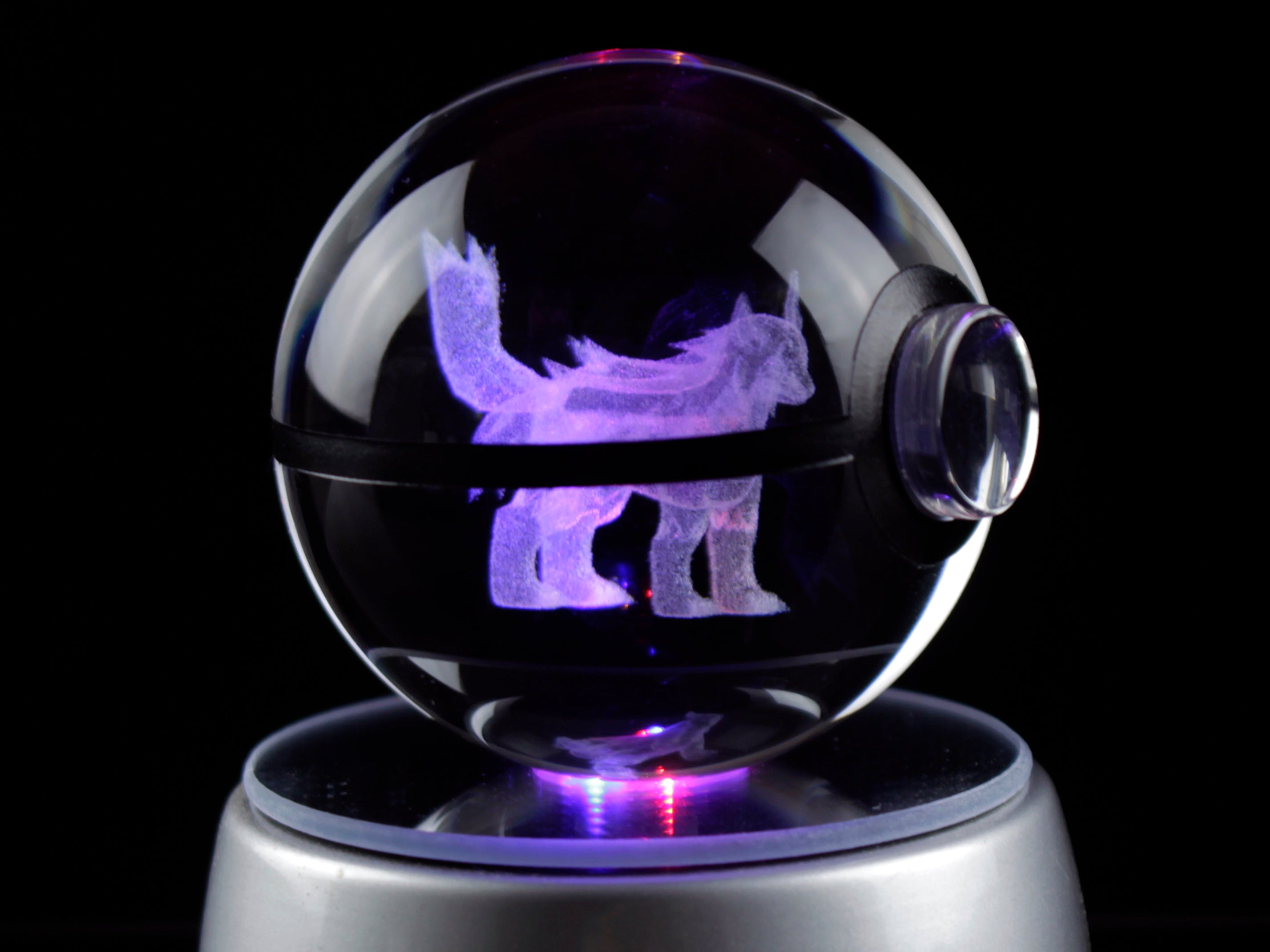 Mightyena Large Crystal Pokeball