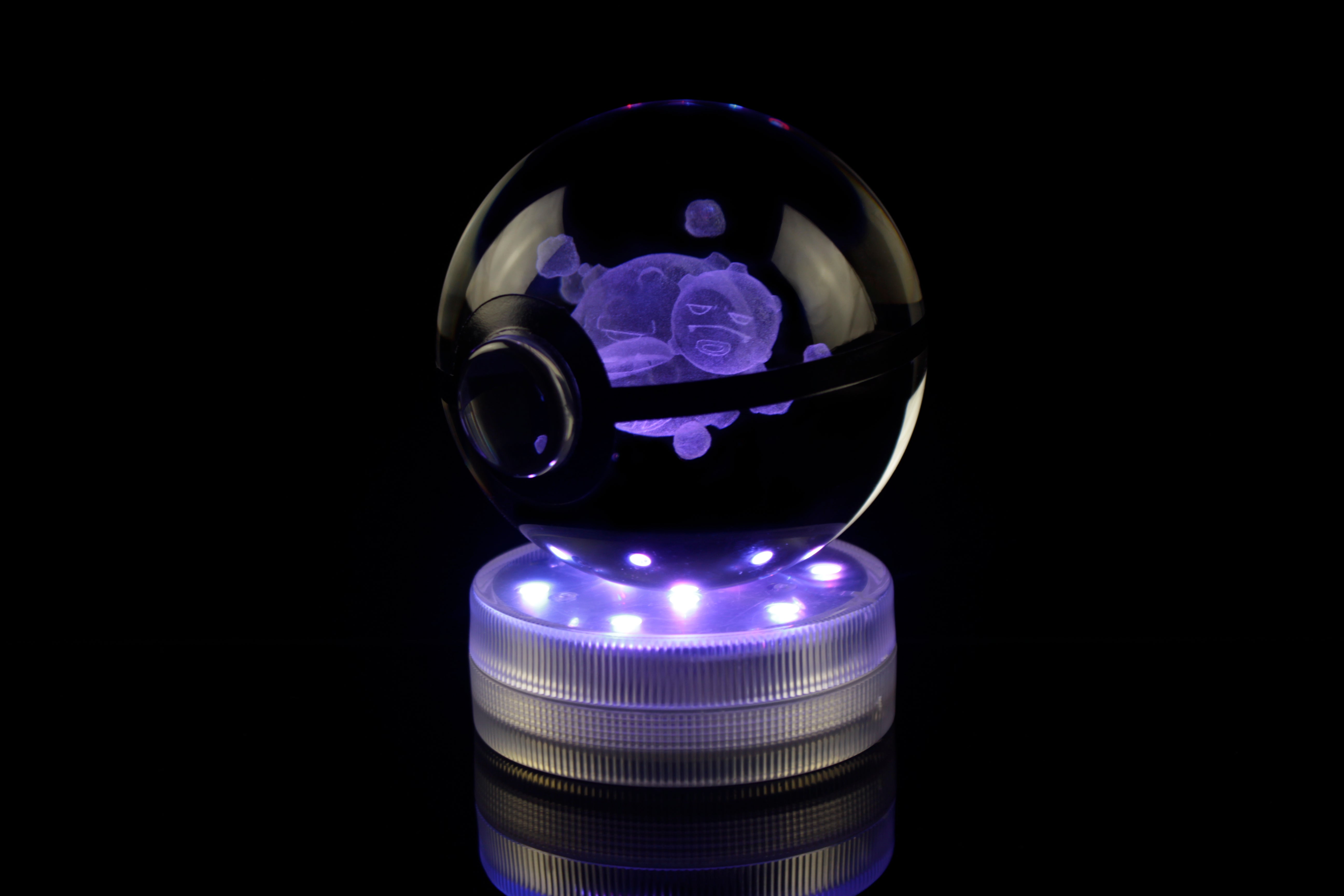 Weezing Large Crystal Pokeball