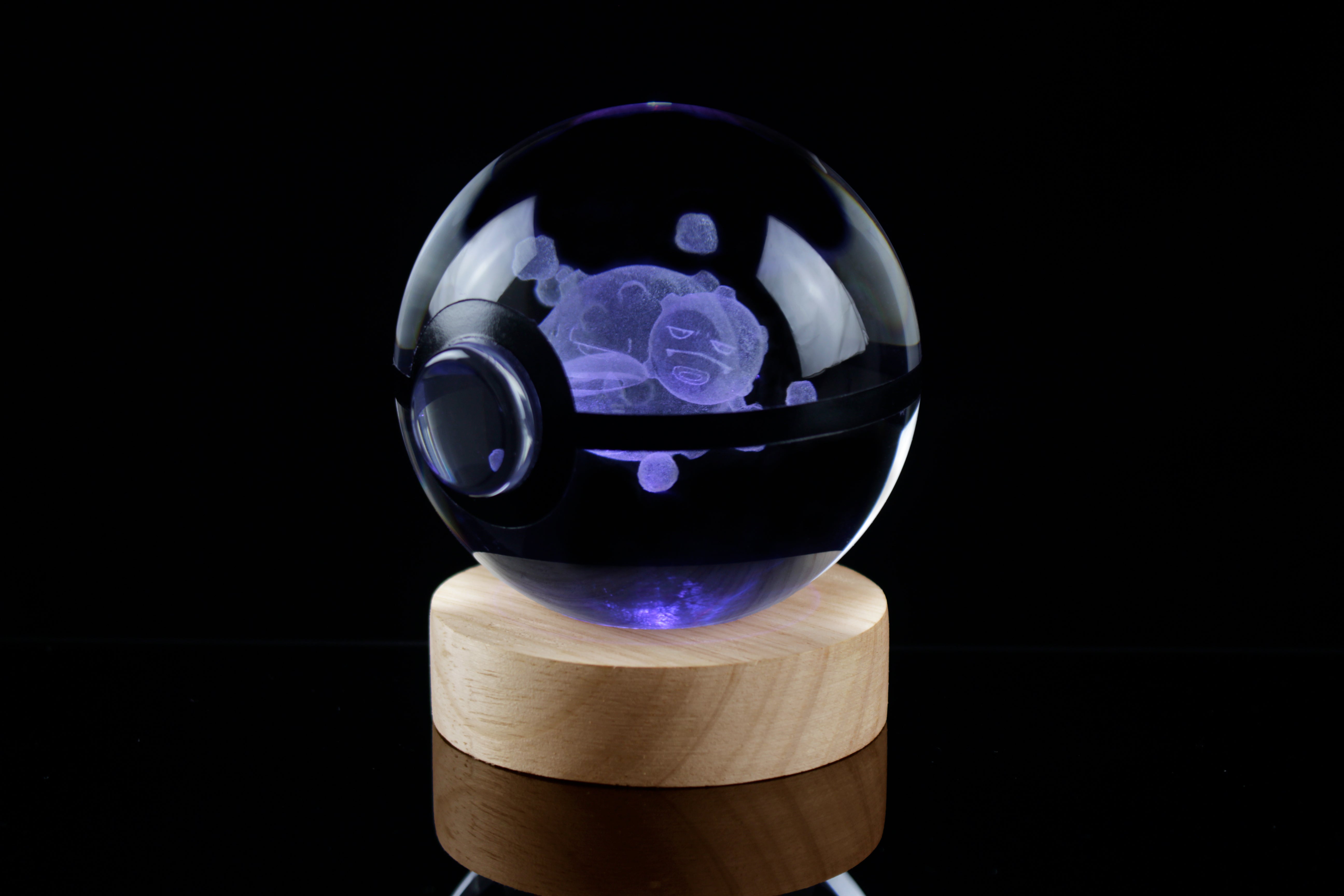 Weezing Large Crystal Pokeball