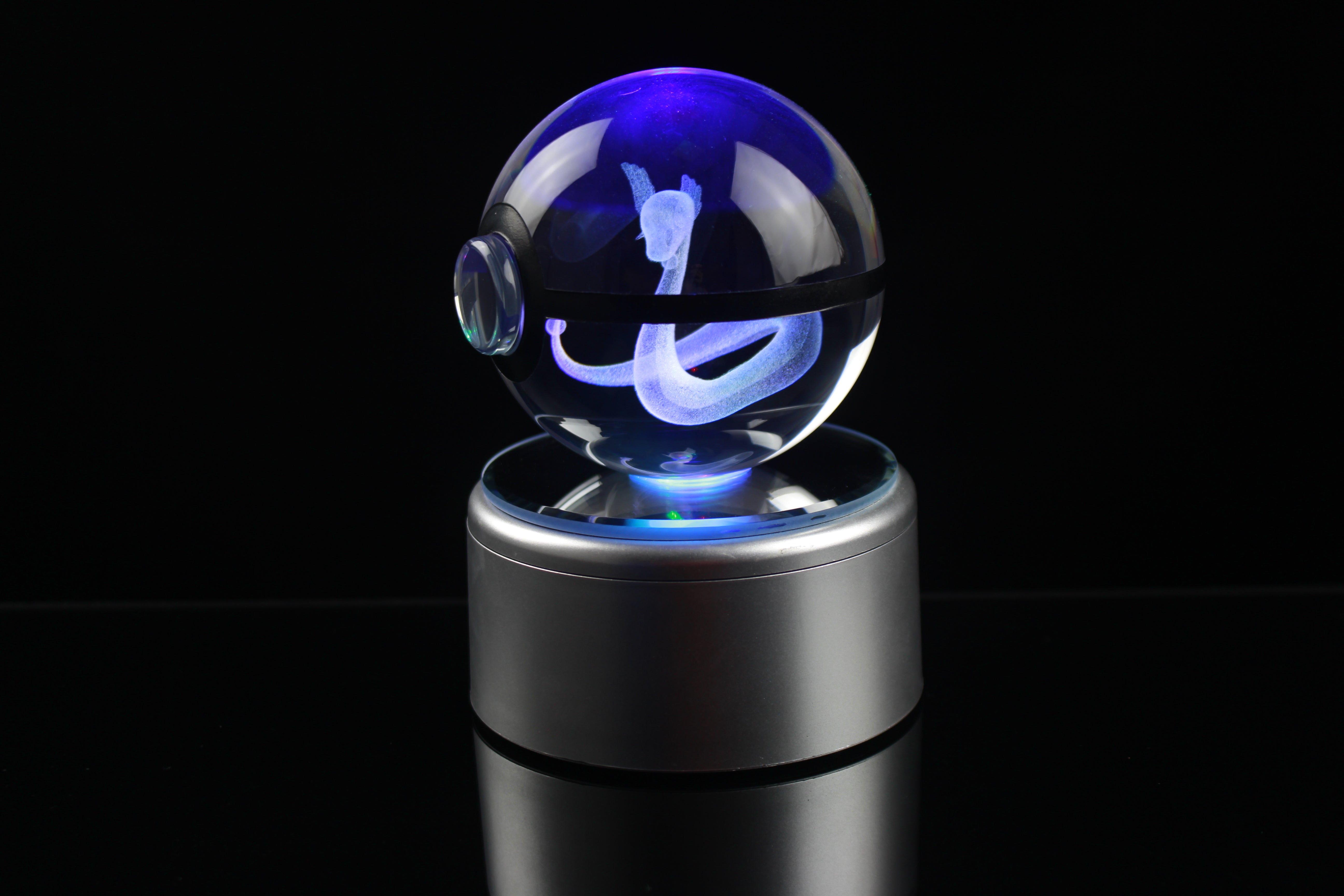 Dragonair Large Crystal Pokeball