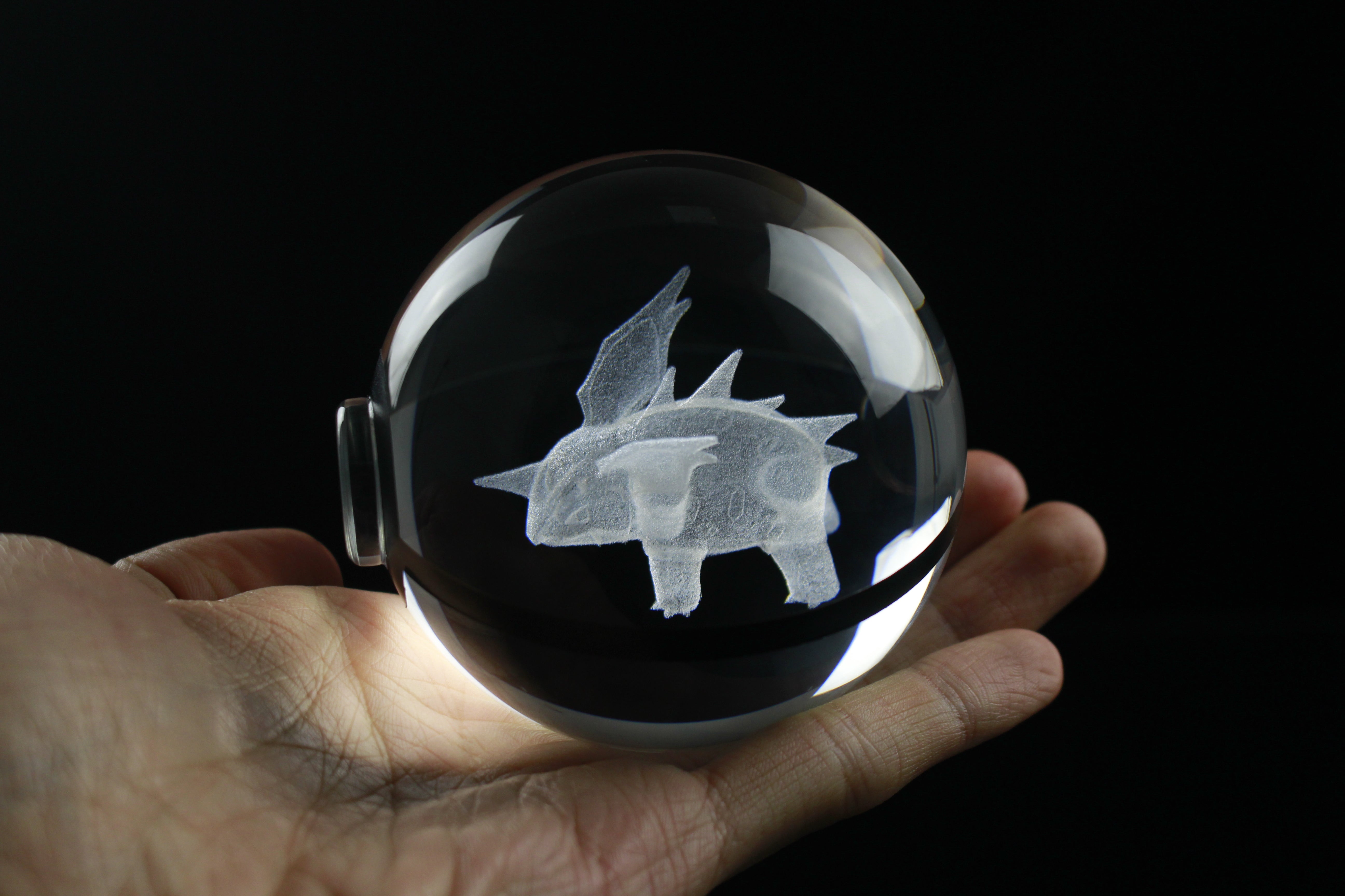 Nidorino Large Crystal Pokeball