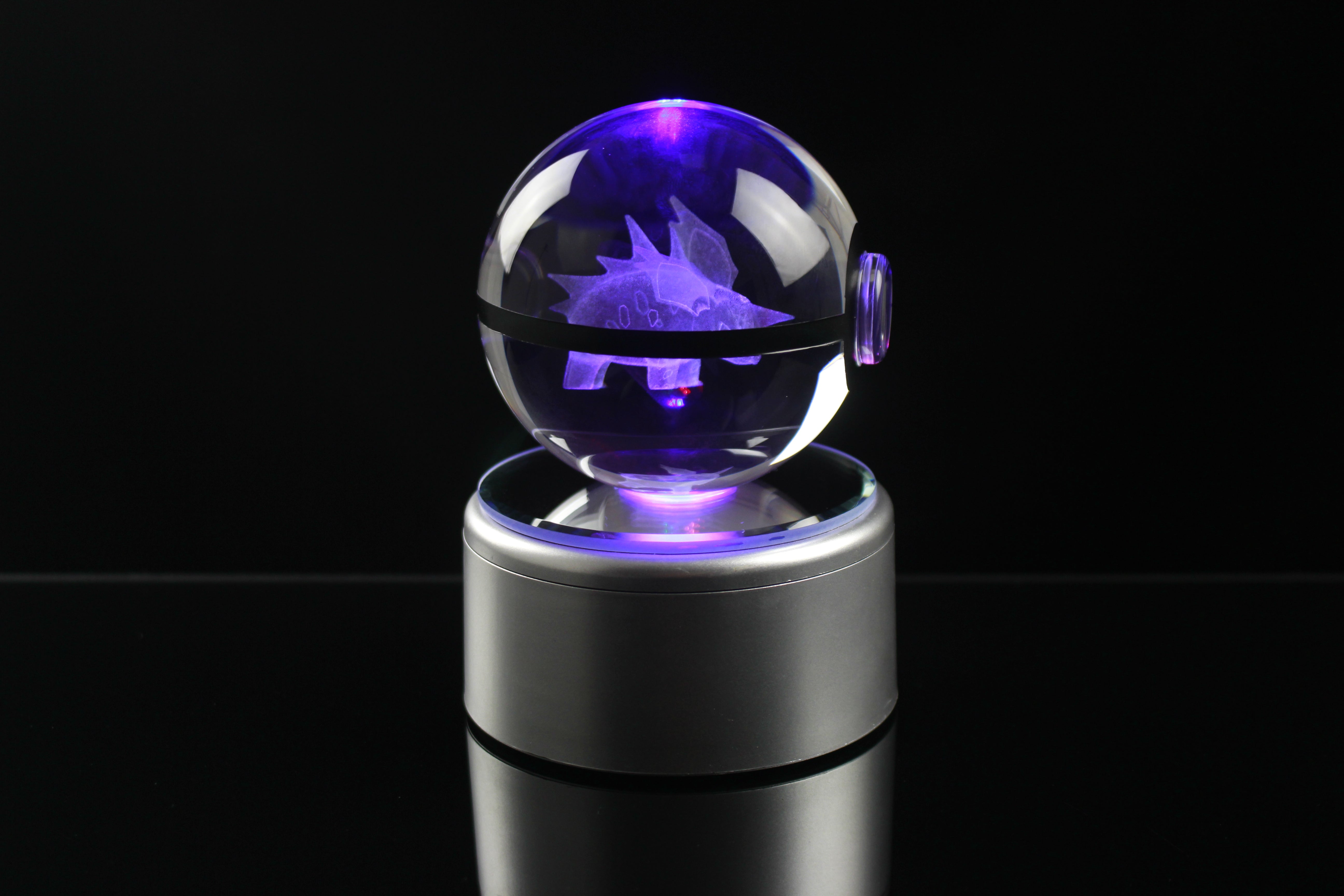 Nidorino Large Crystal Pokeball