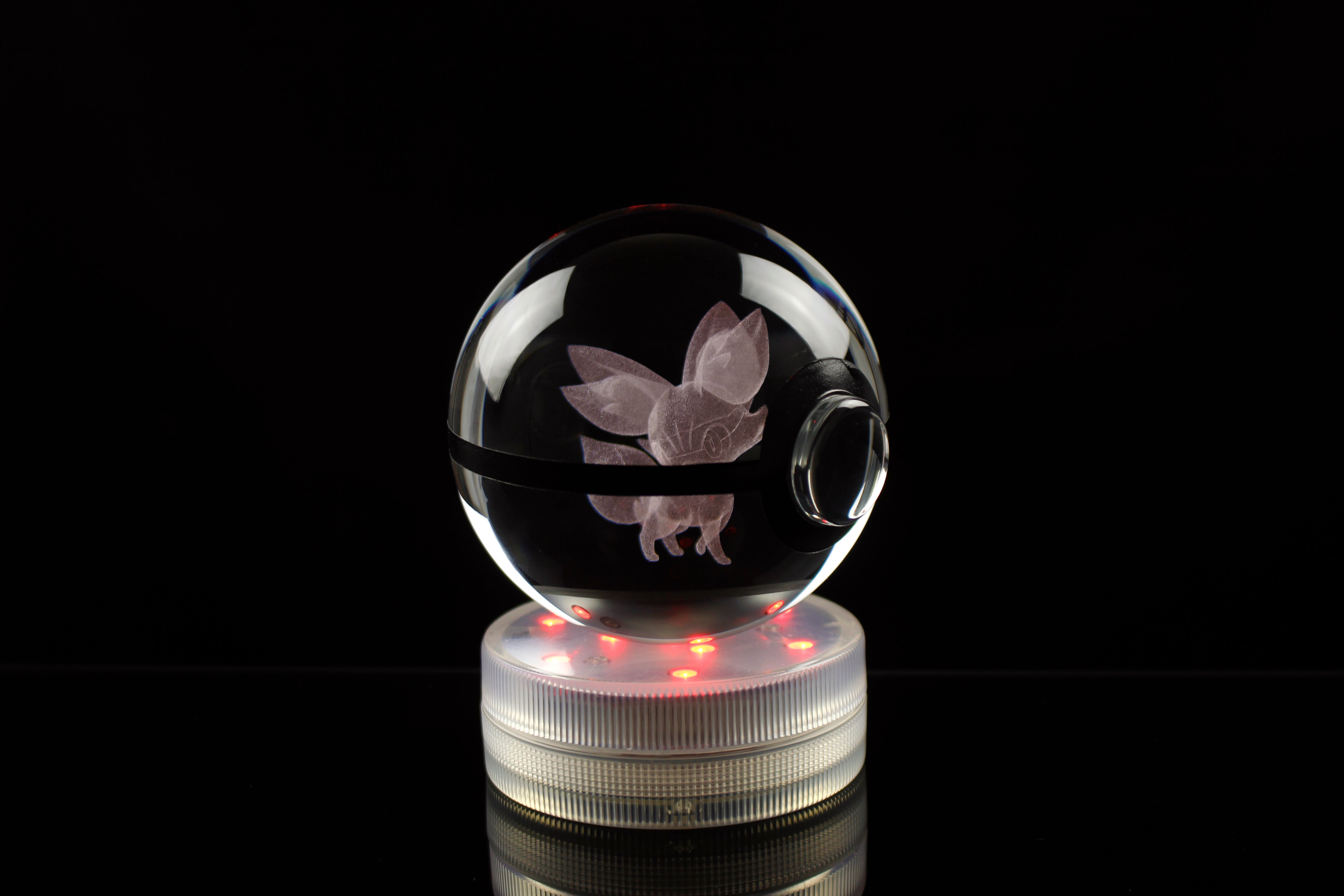 Fennekin Large Crystal Pokeball