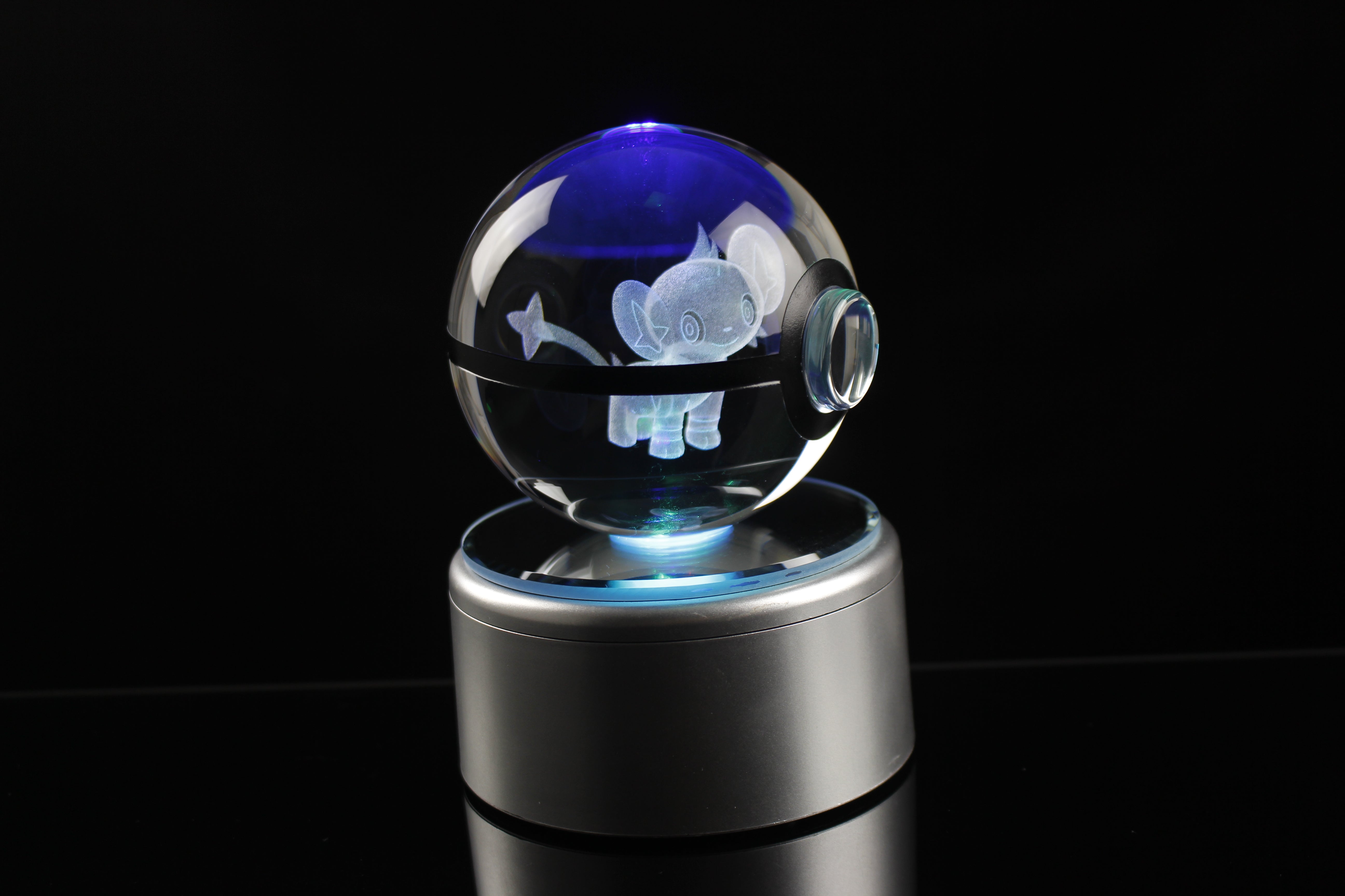 Shinx Large Crystal Pokeball