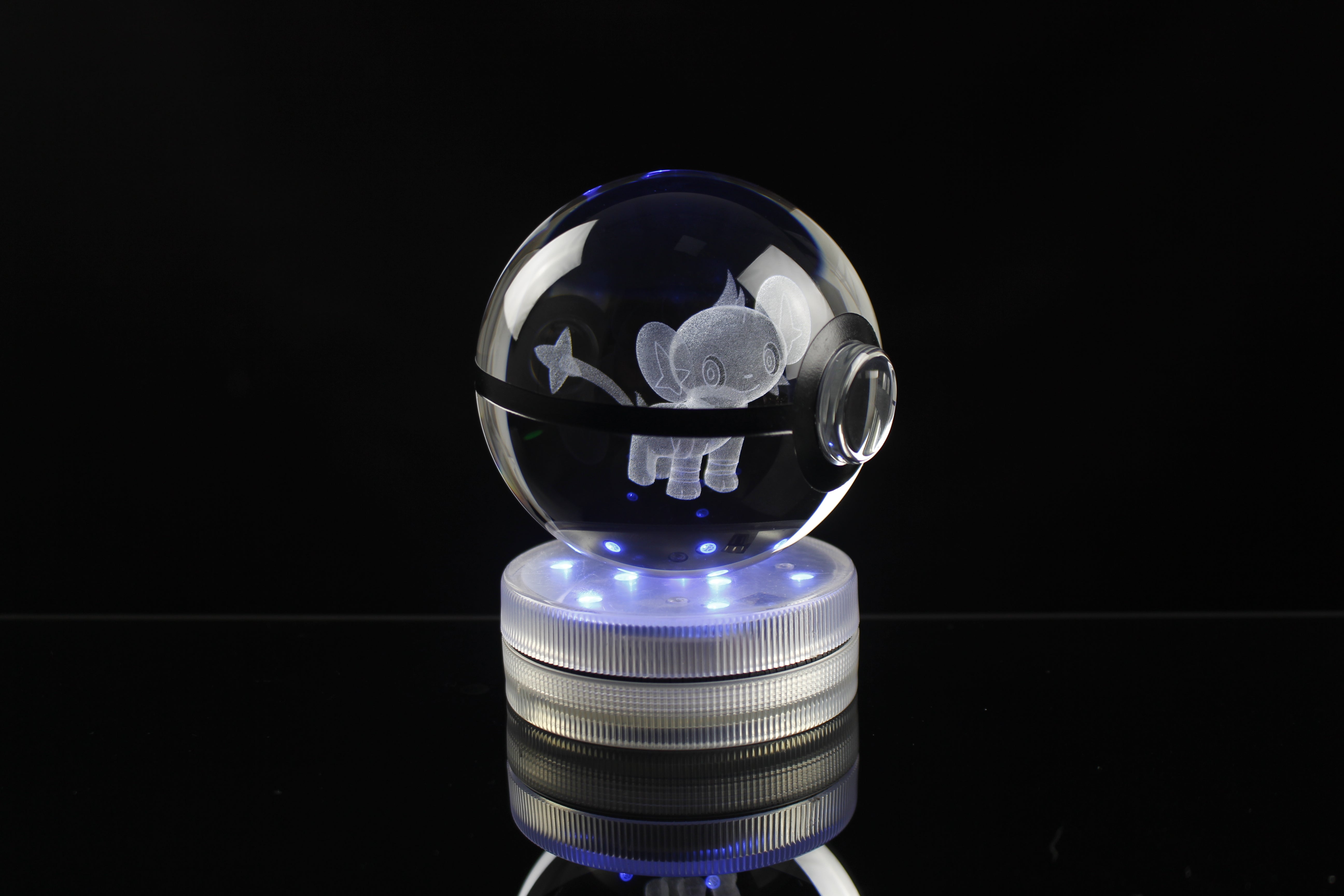 Shinx Large Crystal Pokeball